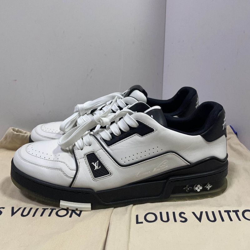 Louis Vuitton Louis Vuitton Stylish Low-Top Trainers for Men 0089 Size US 8 / EU 41 - 1 Thumbnail