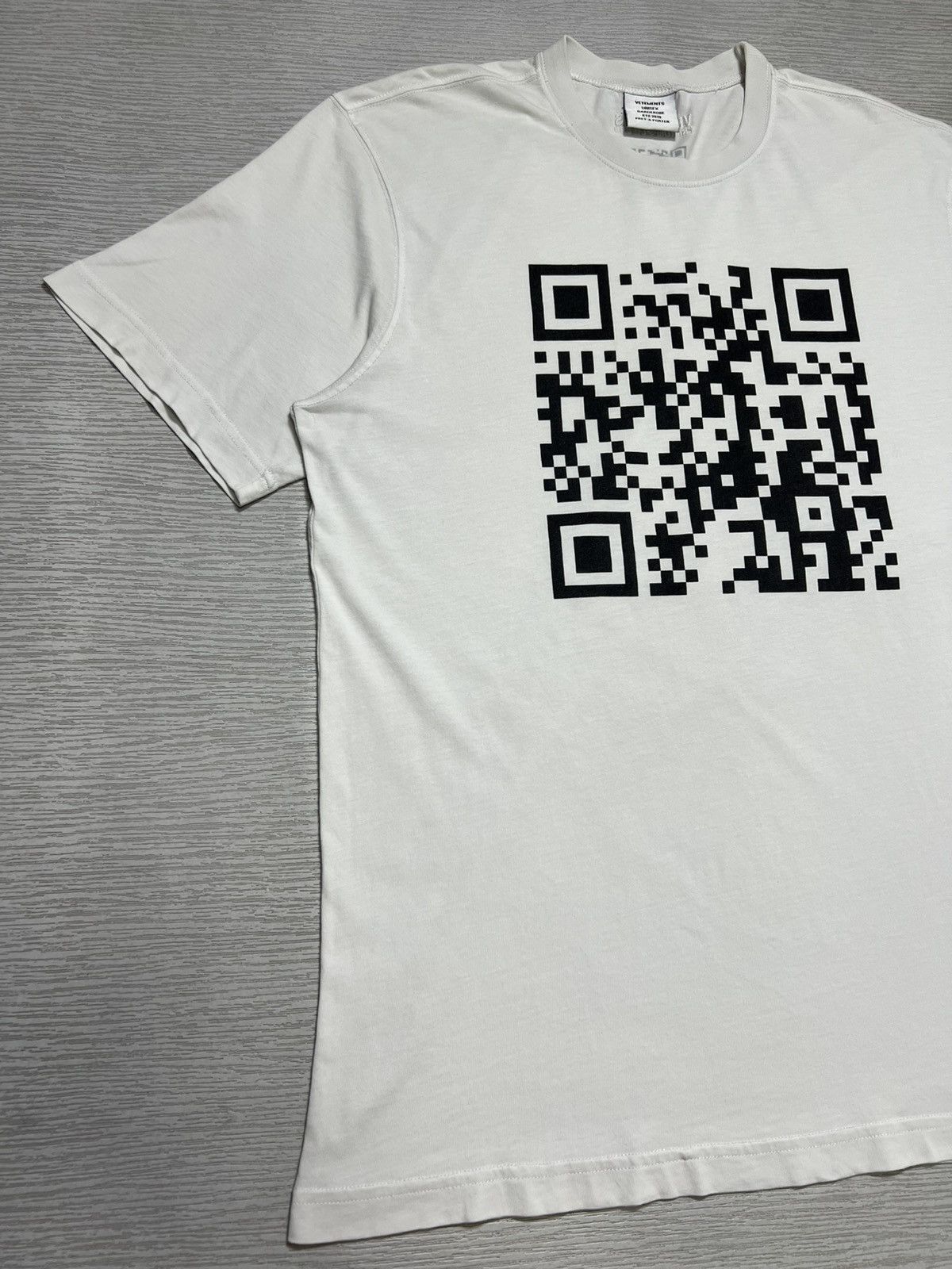 Vetements Vetements - QR Code T-Shirt Size US M / EU 48-50 / 2 - 4 Thumbnail
