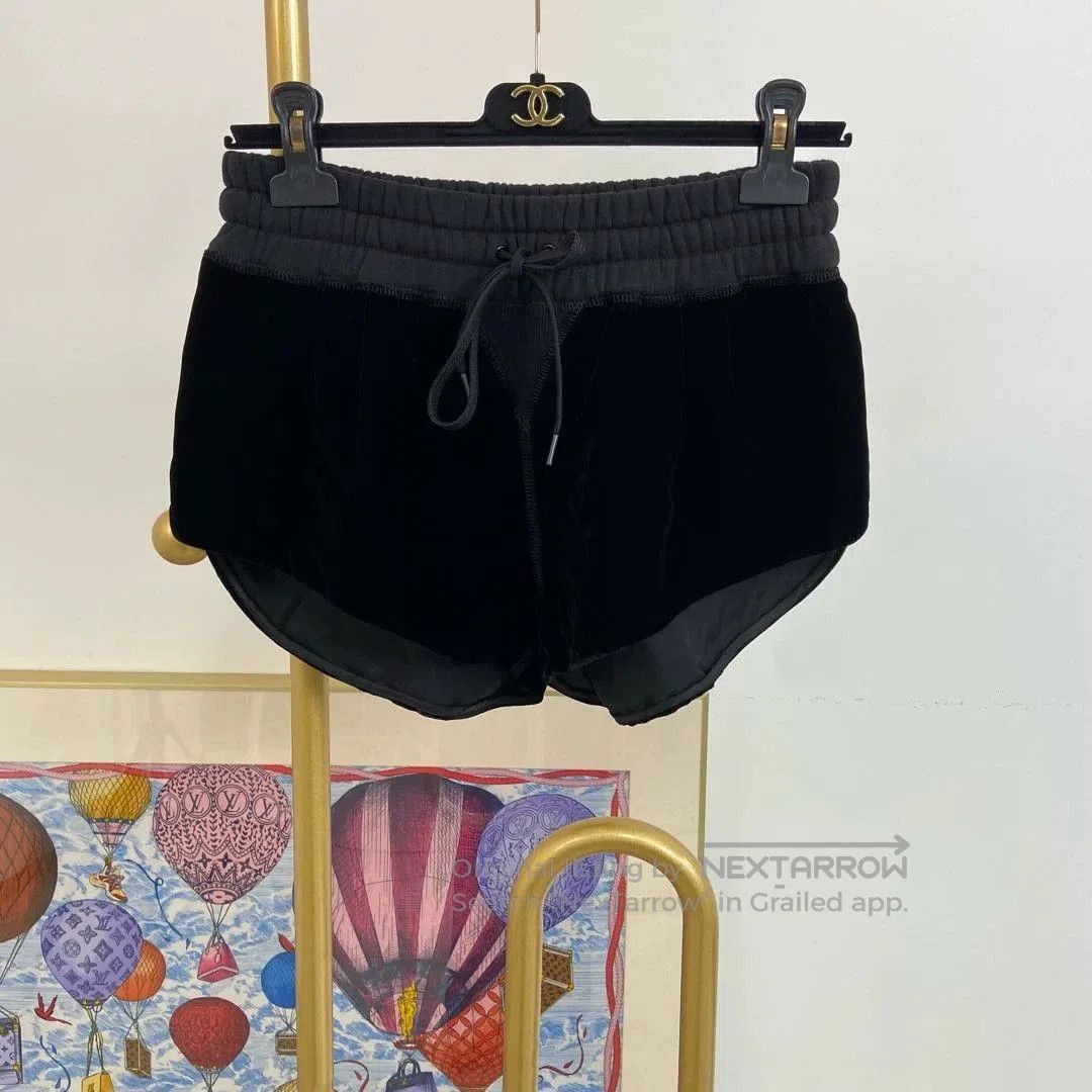 Miu Miu miumiu black velvet shorts size 38. Size US 38 / EU 54 - 1 Thumbnail