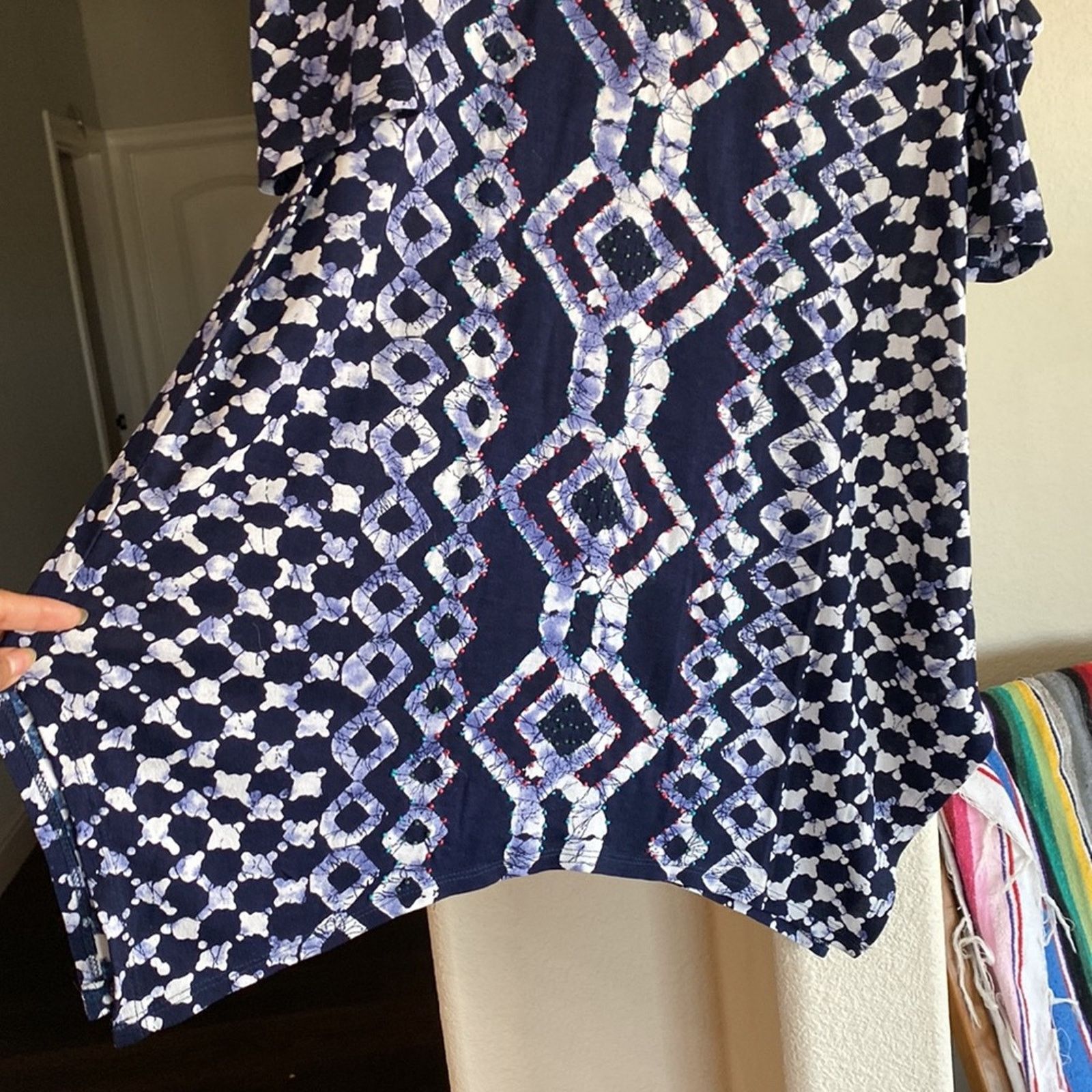 Soft Surroundings Soft Surroundings Talia Top Tunic Ikat Print Beaded Geo sz M Size M / US 6-8 / IT 42-44 - 6 Thumbnail