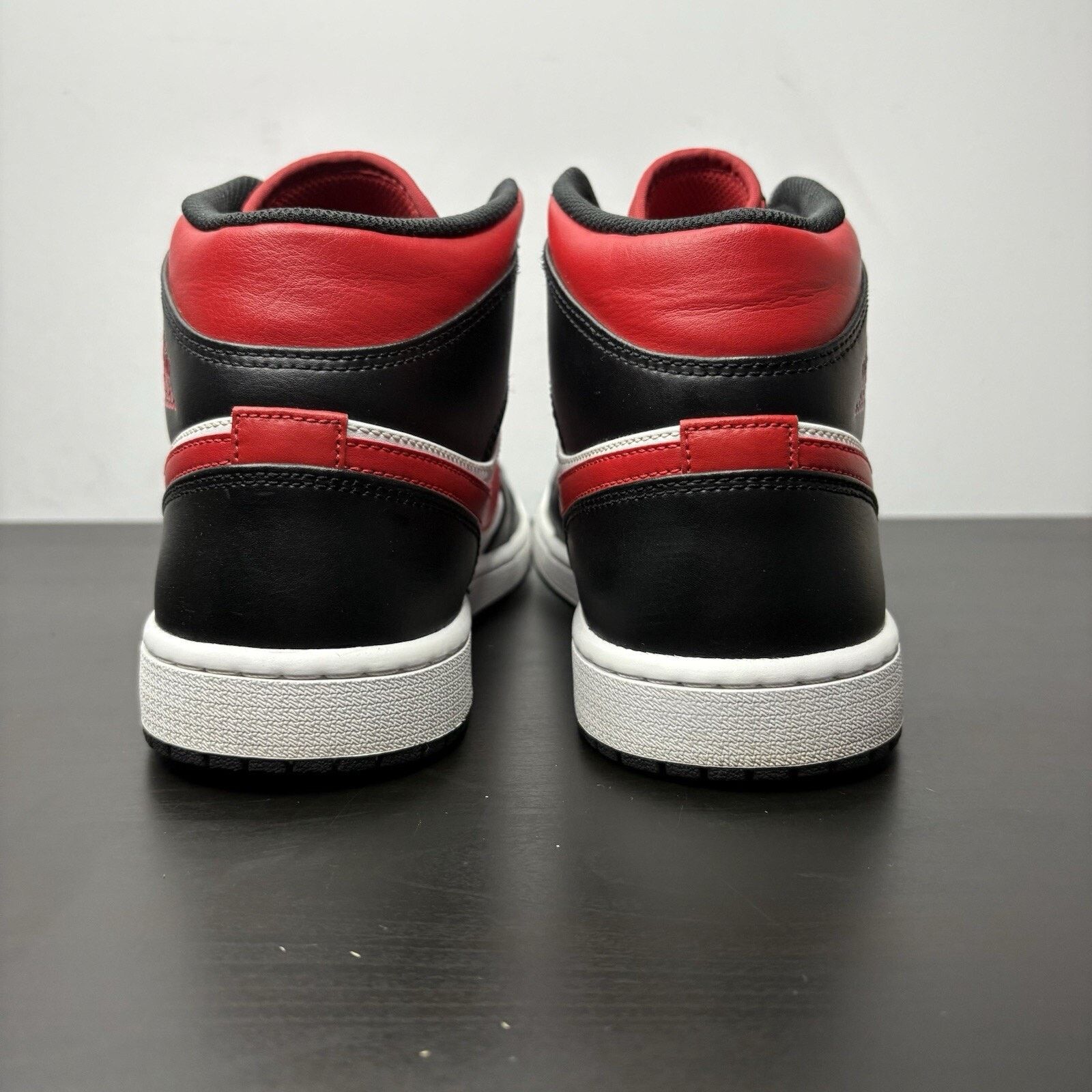 Nike Size 10 - Jordan 1 Mid Bred Toe Size US 10 / EU 43 - 5 Thumbnail