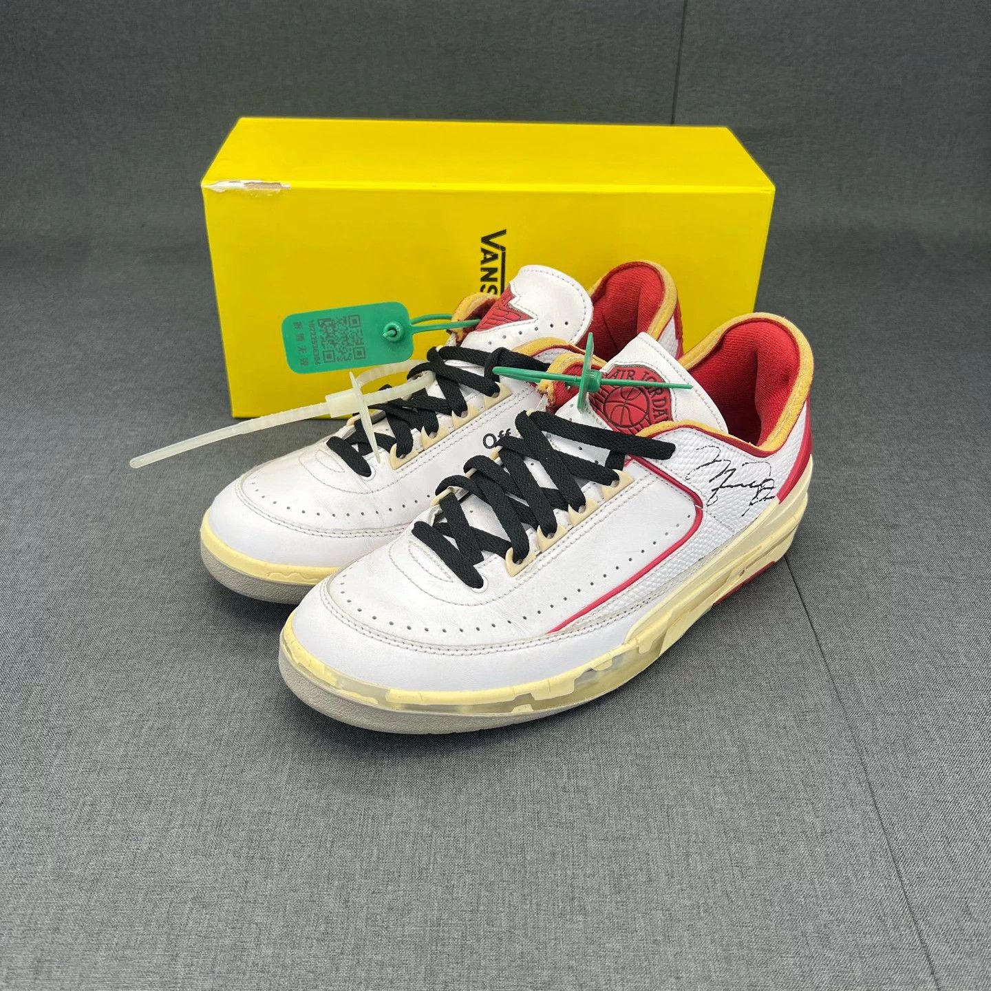 Nike Air Jordan 1 White Red 42.5 Laces & Extras Original Box Size US 9 / EU 42 - 1 Thumbnail