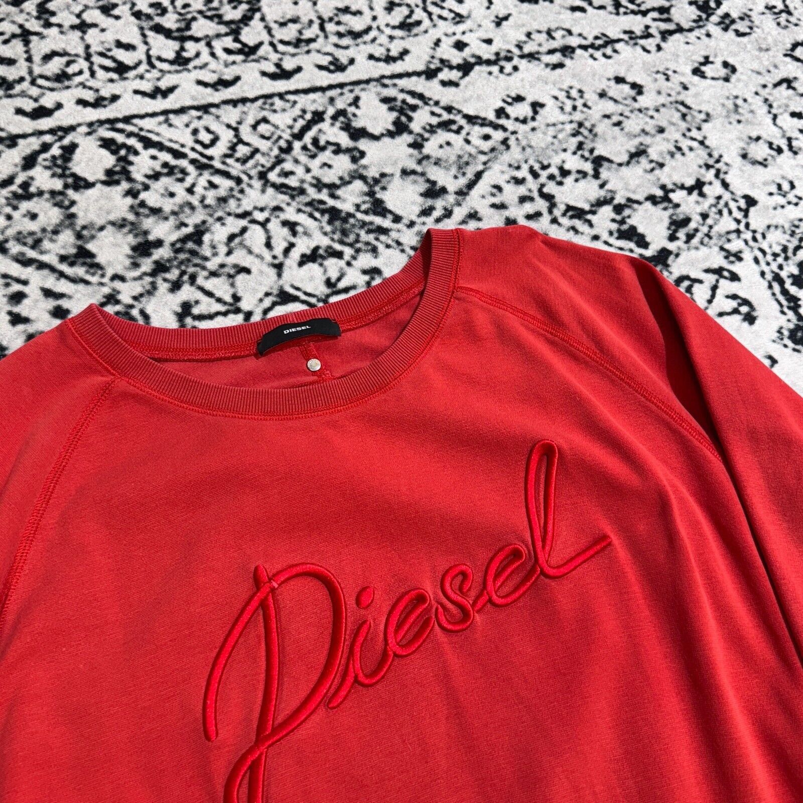 Diesel × Vintage Vintage Diesel Red Cotton Crewneck Size L 90s Spellout Logo Size US L / EU 52-54 / 3 - 6 Thumbnail