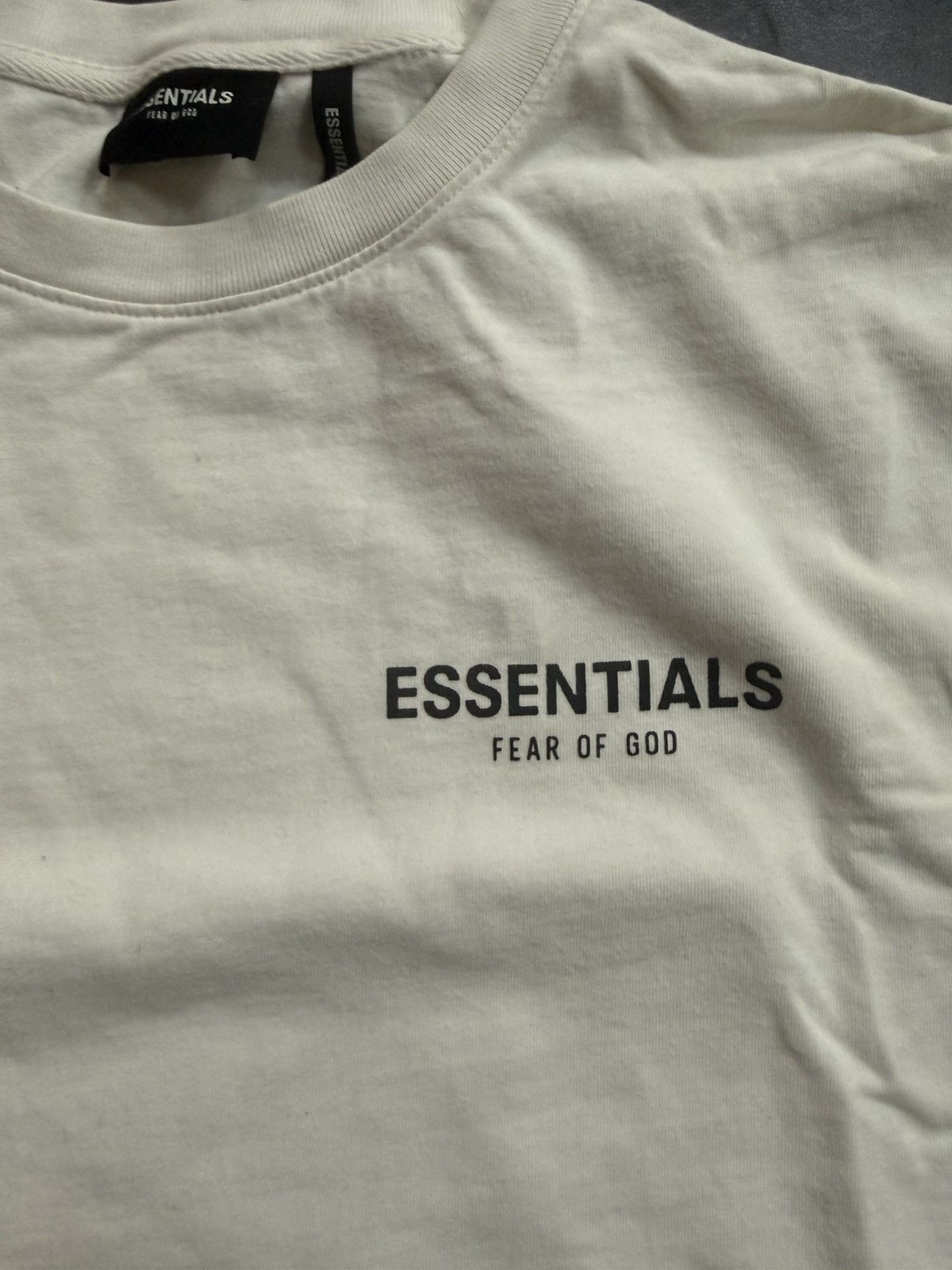 Fear of God Essentials Fear of God White Cherry Blossoms Photo Tee FW19 Size US M / EU 48-50 / 2 - 4 Thumbnail