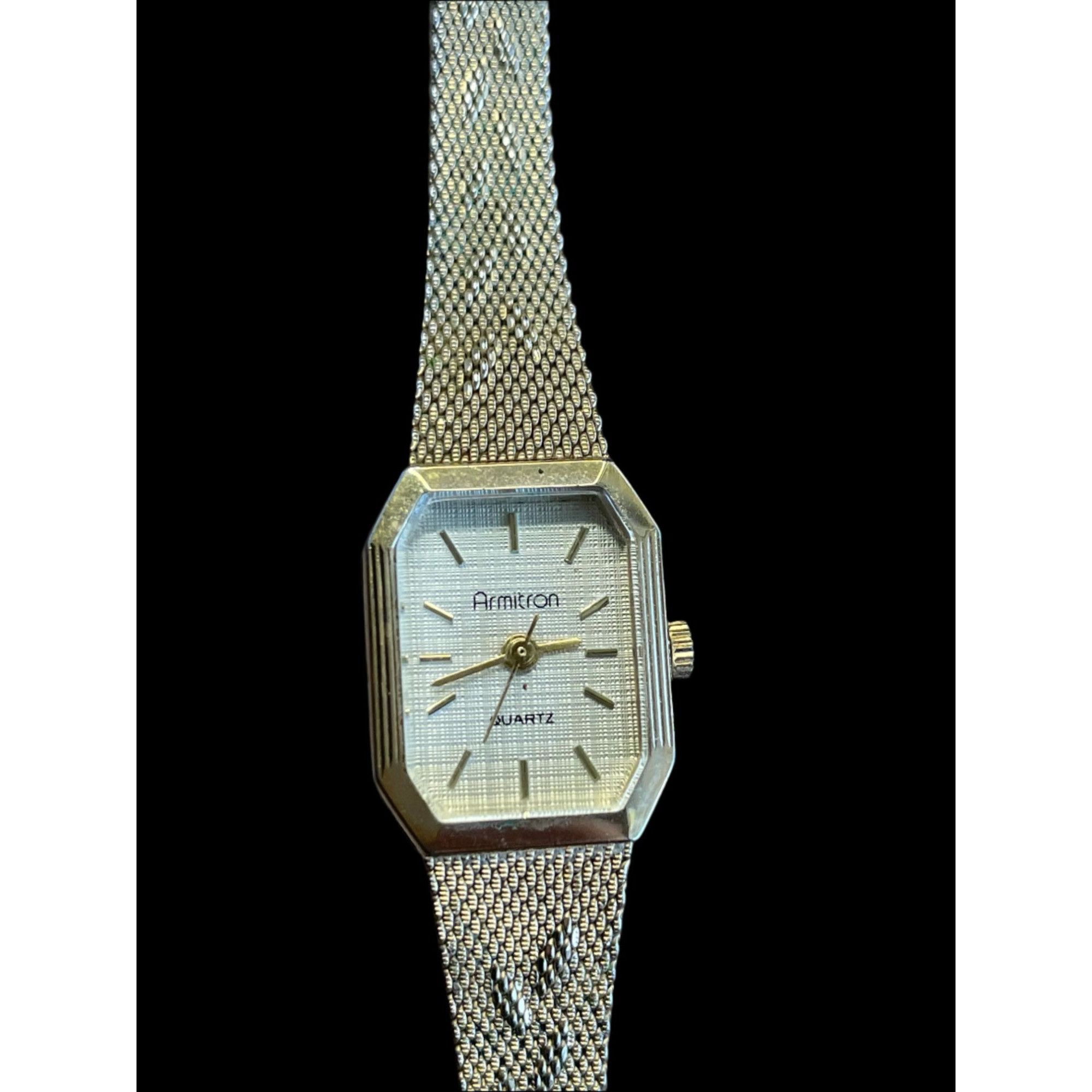 Vintage Armitron E. Gluck Corp 25/4136 Gold Tone Quartz Movement Lad Size ONE SIZE - 4 Thumbnail