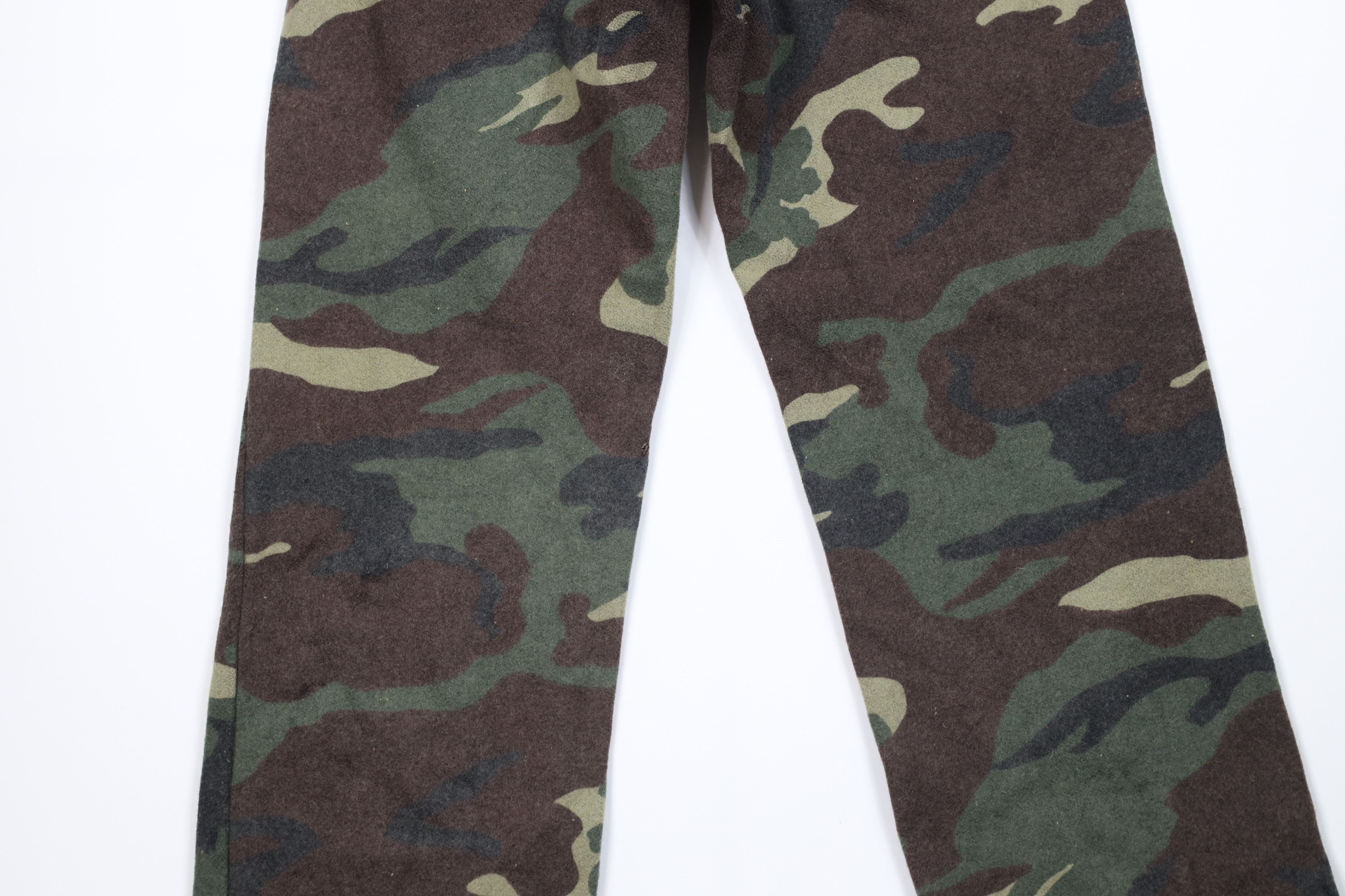 Vintage Vintage 90s Streetwear Heavy Wool Camouflage Wide Leg Pants Size US 30 / EU 46 - 11 Thumbnail