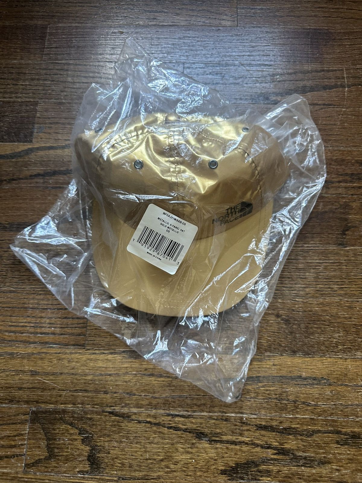 Supreme × The North Face Supreme x TNF The North Face Metallic 6 Panel Hat SS18 Size ONE SIZE - 1 Thumbnail