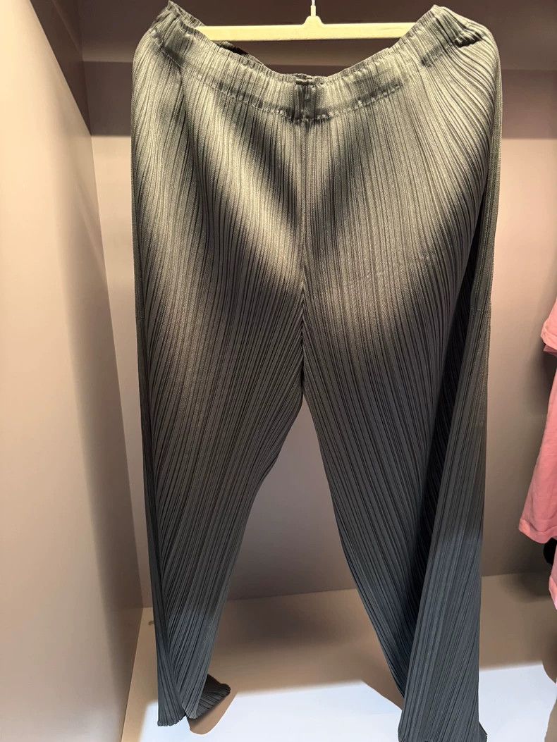 Issey Miyake Issey Miyake size:4 Dark green pleated pants Size 30" / US 8 / IT 44 - 1 Thumbnail