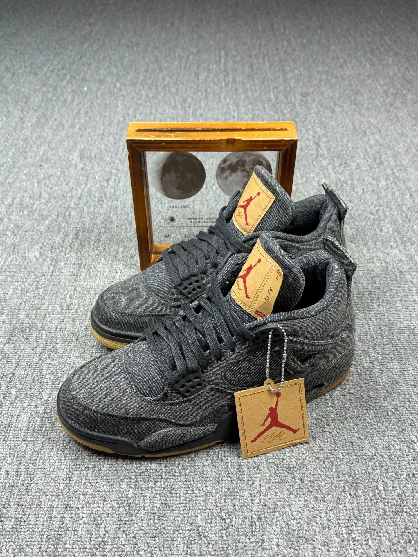 Levi's Levi's AJ4 Denim Black Lowtop Sneakers 9 Men Size US 9 / EU 42 - 1 Thumbnail