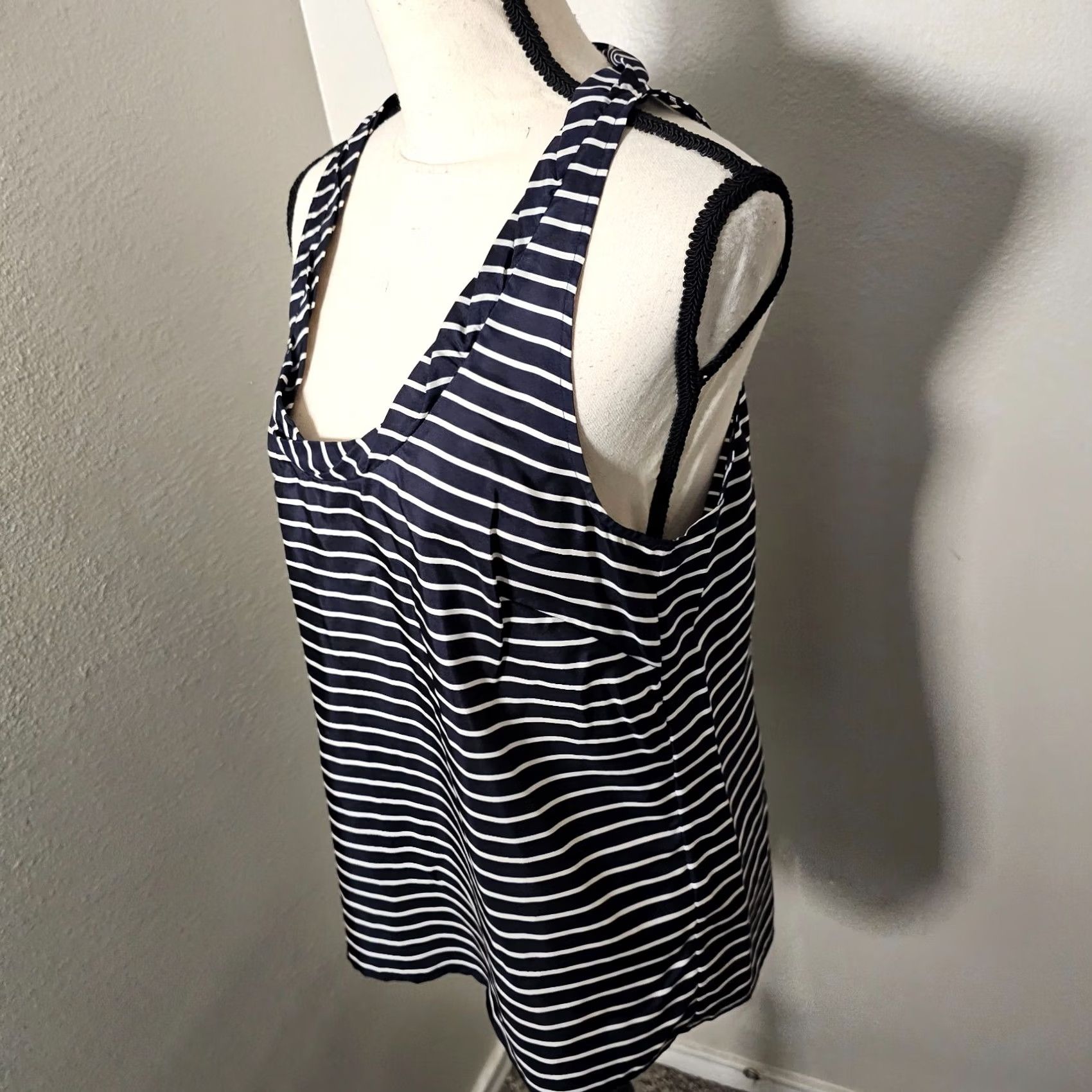 J.Crew J. Crew Silk Sleeveless Blue Striped Shirt Top Women Size 8 Beach Lightweight Top Blouse Bow Vacay Boat Neck Tie Pattern Striped Silk Regular Womens Size M / US 6-8 / IT 42-44 - 2 Thumbnail