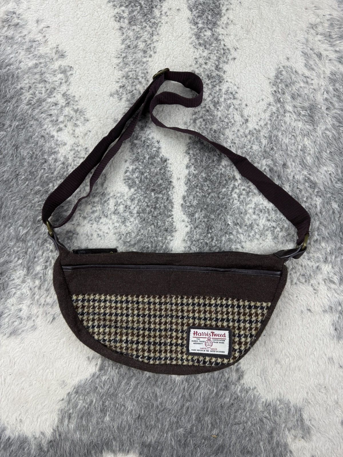 Harris Tweed × Japanese Brand Harris Tweed x Closshi Wool Banana Sling Bag Size ONE SIZE - 1 Thumbnail
