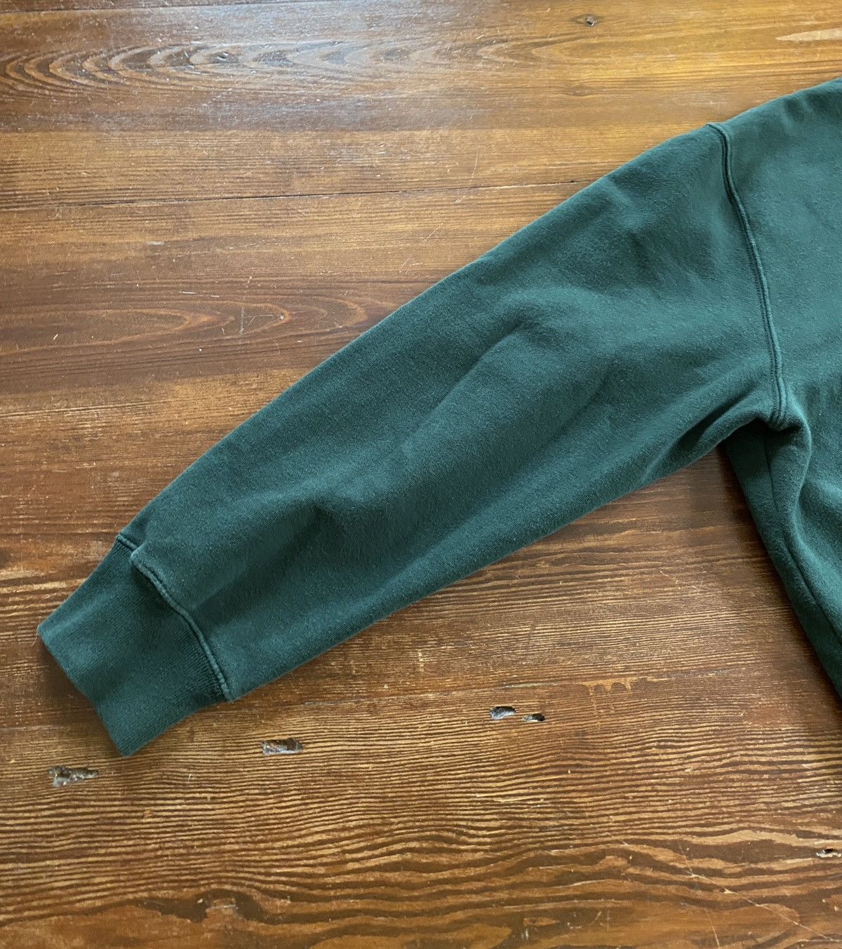 Tommy Hilfiger × Vintage Vintage ‘01 Tommy Hilfiger Crest Green Crewneck Sweatshirt Size US L / EU 52-54 / 3 - 14 Thumbnail