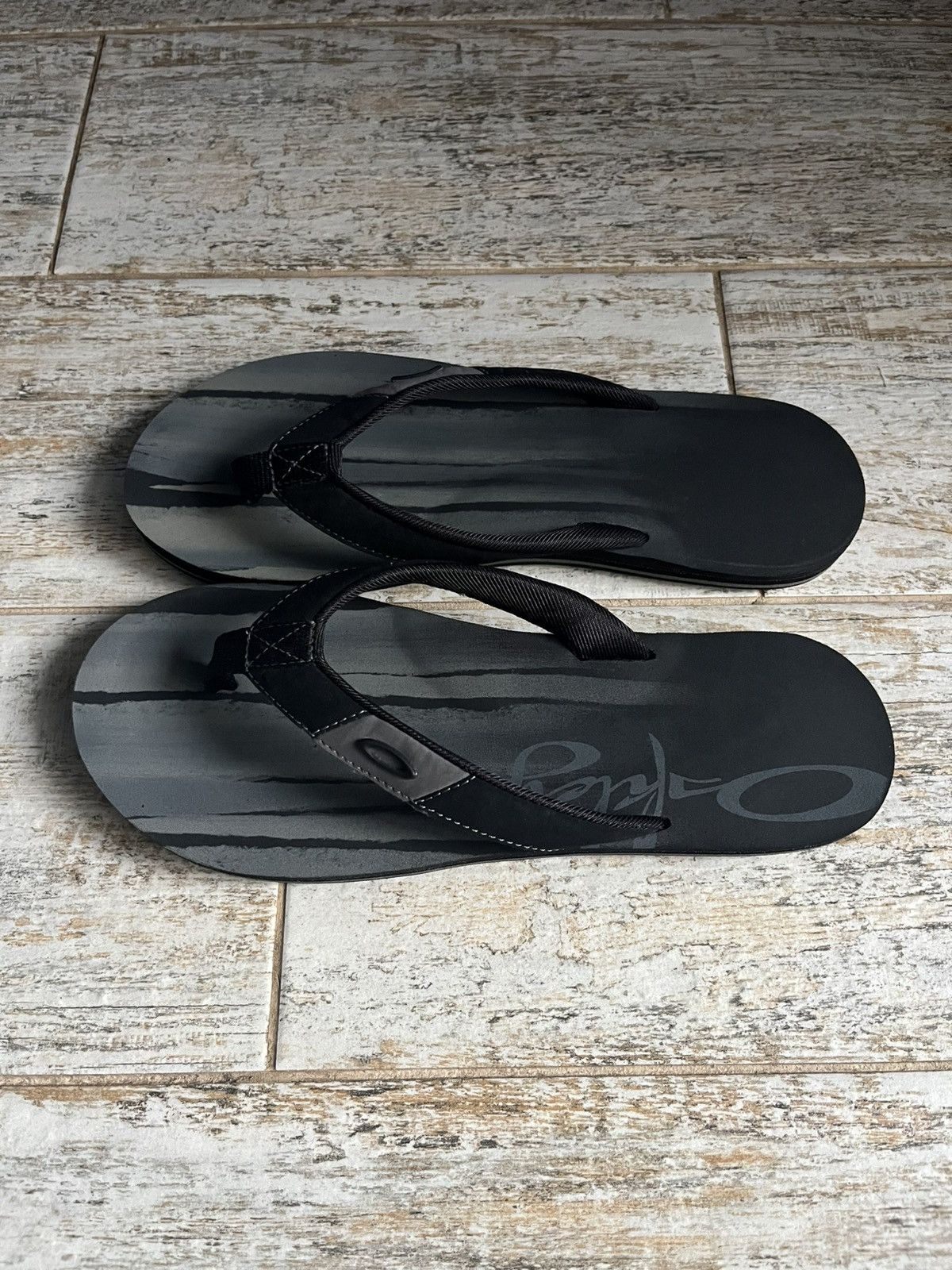 Oakley Oakley Flip Flops Size US 8 / EU 41 - 2 Thumbnail