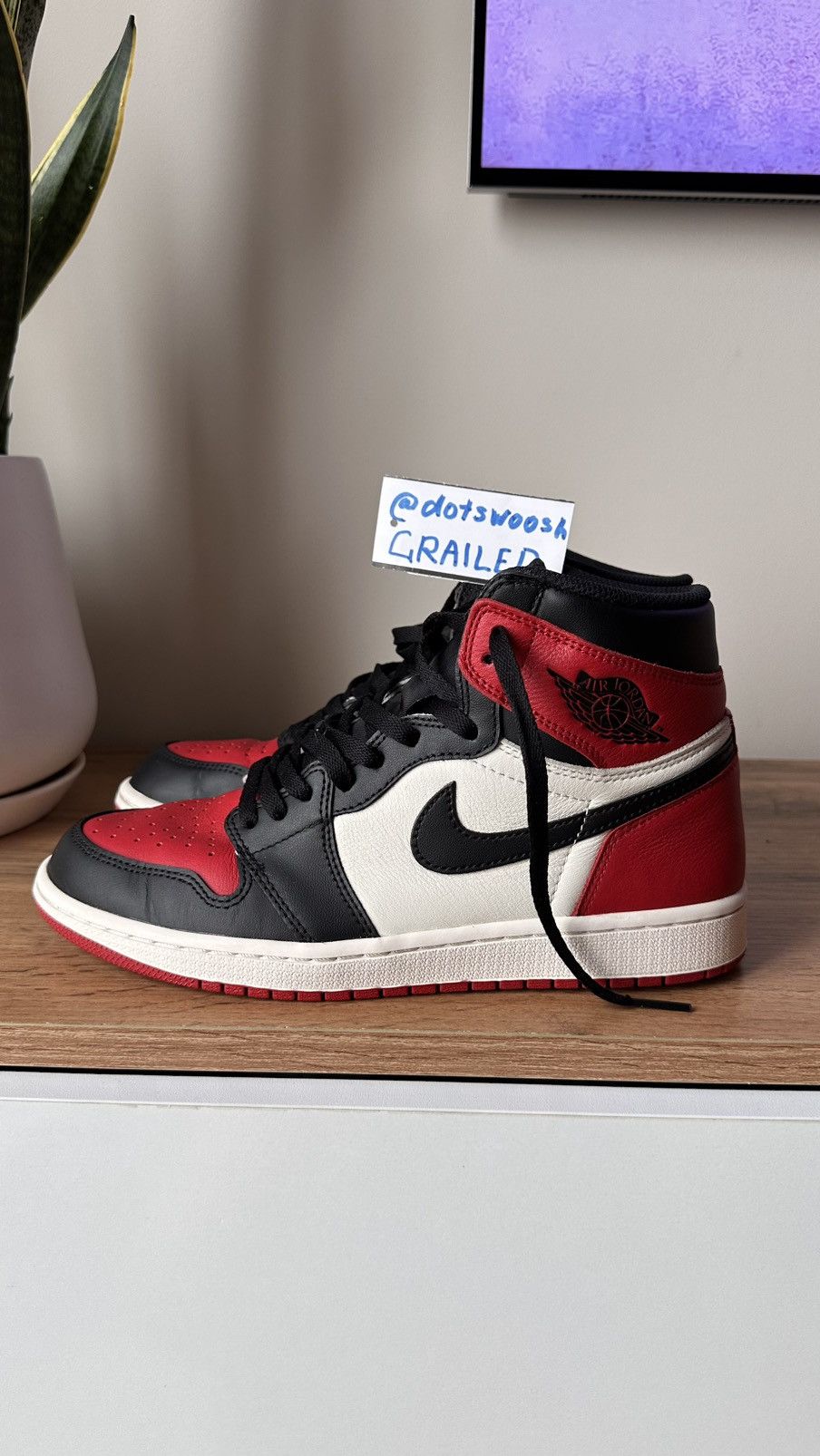 Jordan Brand × Nike Jordan 1 Retro High OG Bred Toe 2018 Size US 9 / EU 42 - 1 Thumbnail