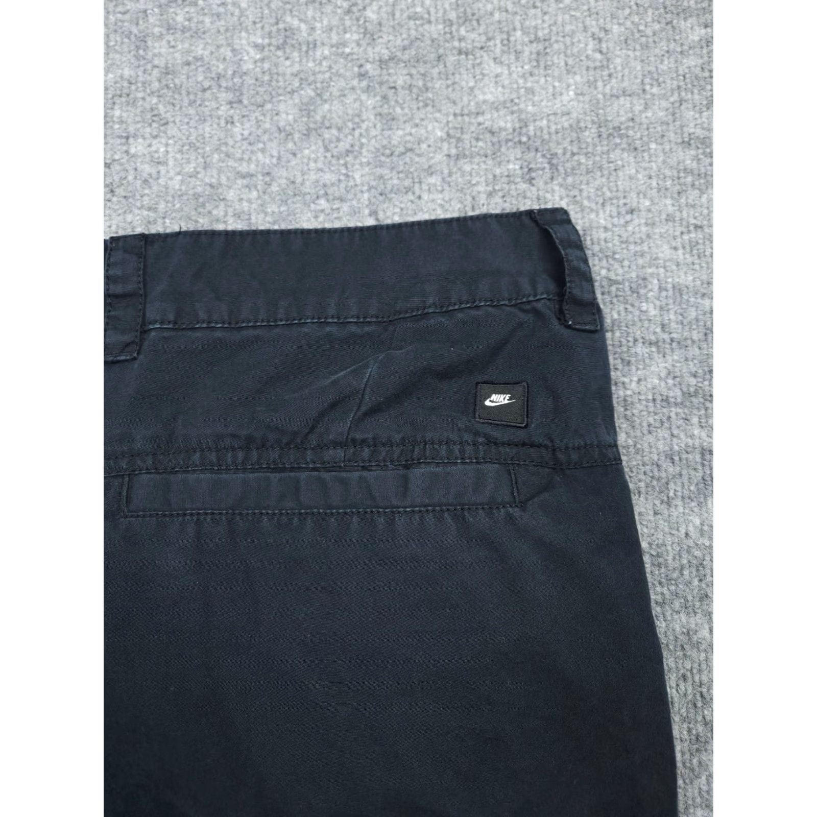 Nike Nike Cargo Pants Mens 34 Pants Black 100% Cotton Zip Pocket Wide Leg Logo Embroidered Straight Inseam 32 Casual Travel Nike Heritage Regular Men Size US 34 / EU 50 - 5 Thumbnail