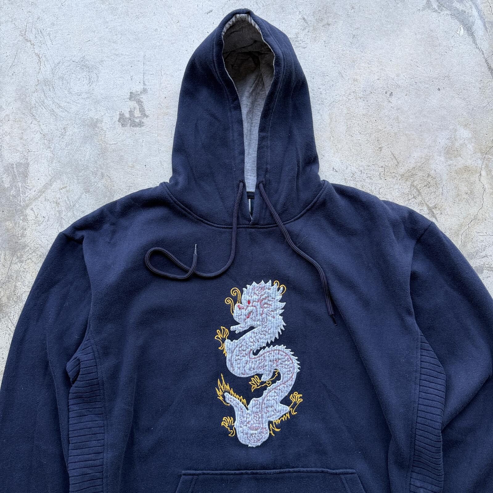 Other Vintage Y2K Dragon Embroidered Hoodie Distressed Grunge L Size US L / EU 52-54 / 3 - 2 Thumbnail