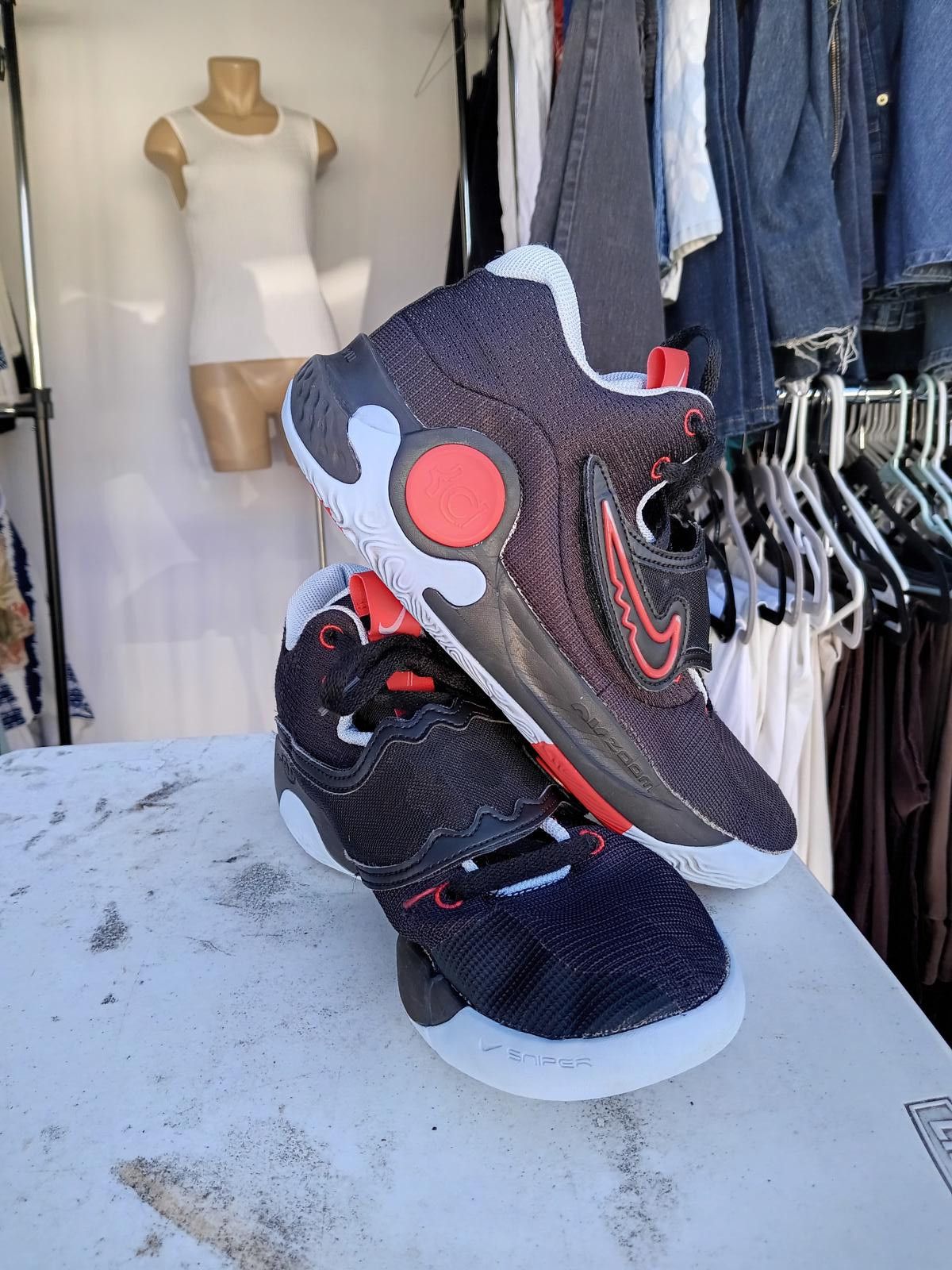 Nike Stylish Nike Athletic Sneakers - Black & Red Size US 11.5 / EU 44-45 - 1 Thumbnail