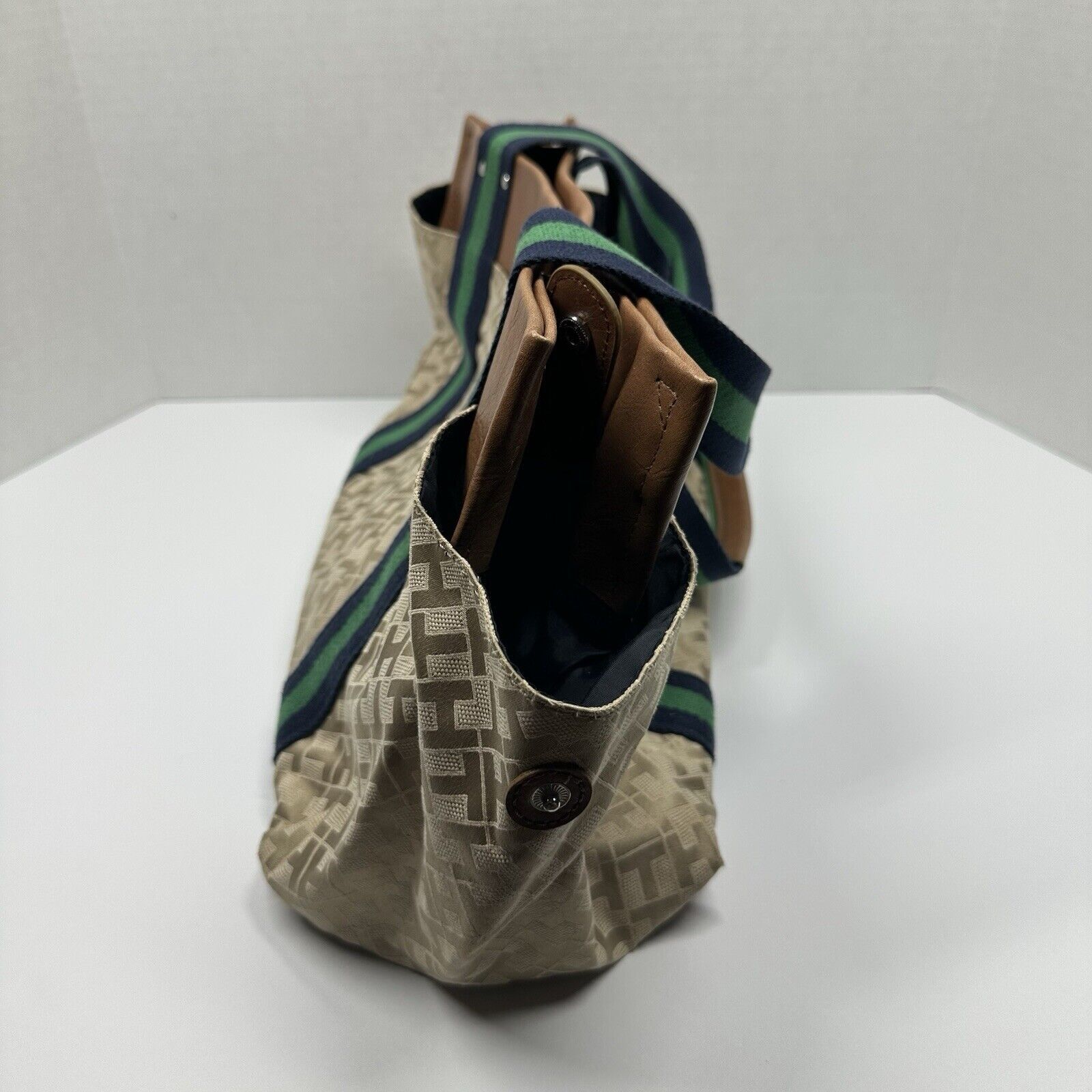 Tommy Hilfiger Tommy Hilfiger Beige with Green Navy Stripe Handbag Size ONE SIZE - 9 Thumbnail