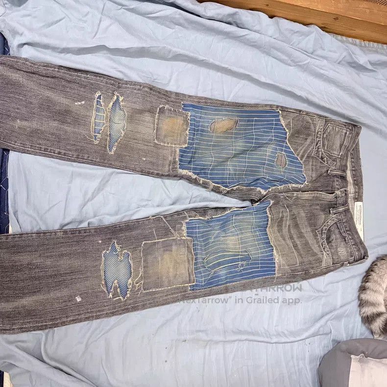 Neighborhood Neighborhood size S Jeans Size US 26 / EU 42 - 1 Thumbnail