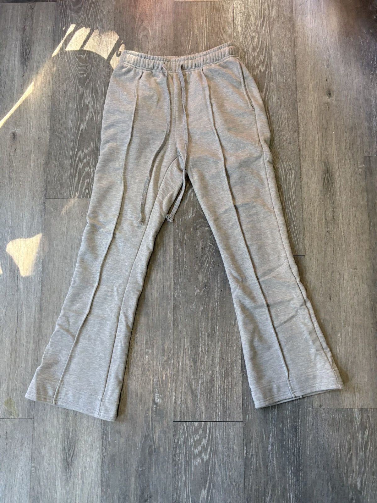 Japanese Brand Grey Flared Sweatpants Size US 31 - 1 Thumbnail