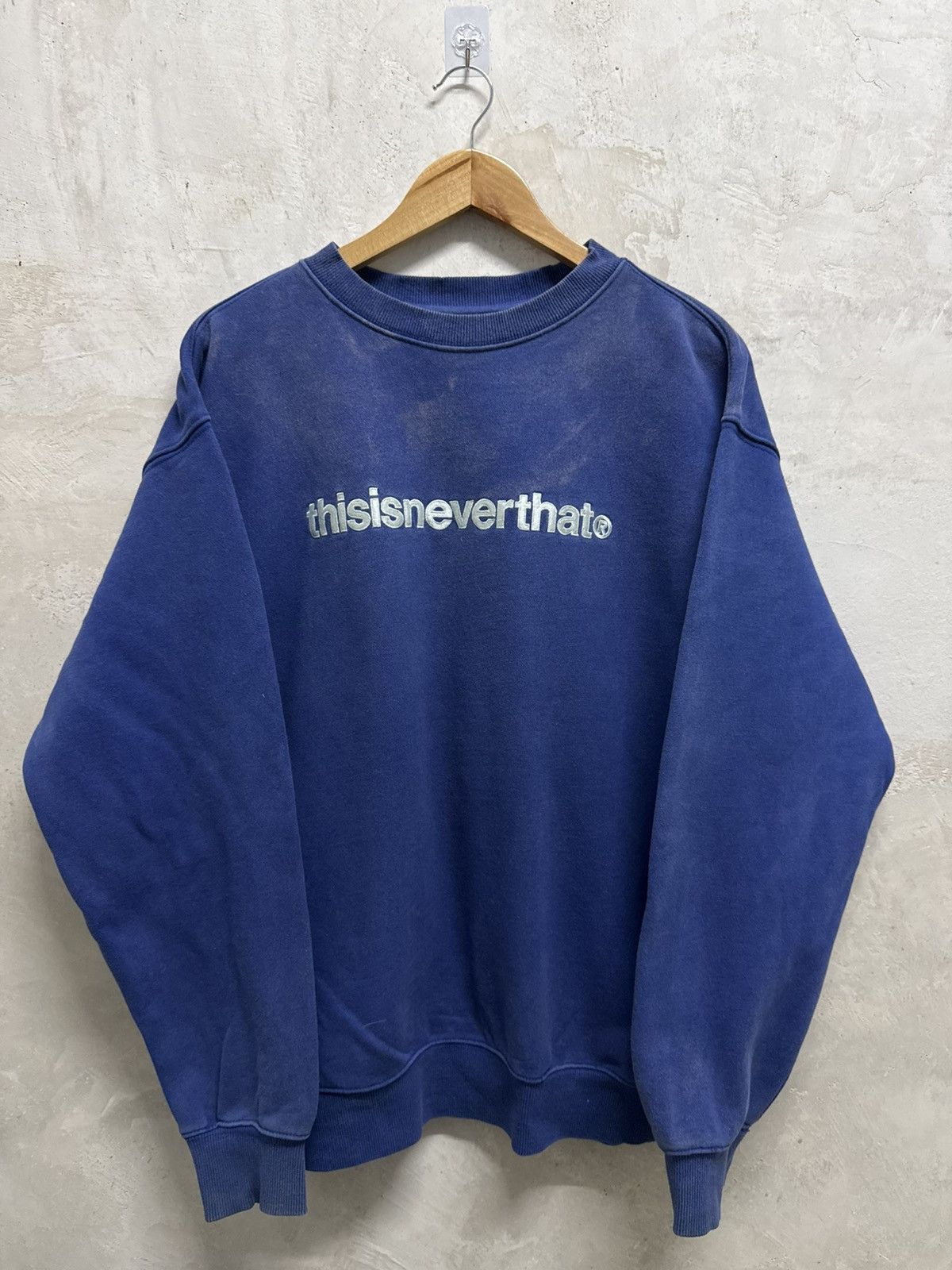 thisisneverthat Sun Faded thisisneverthat Script Crewneck Size US M / EU 48-50 / 2 - 1 Thumbnail