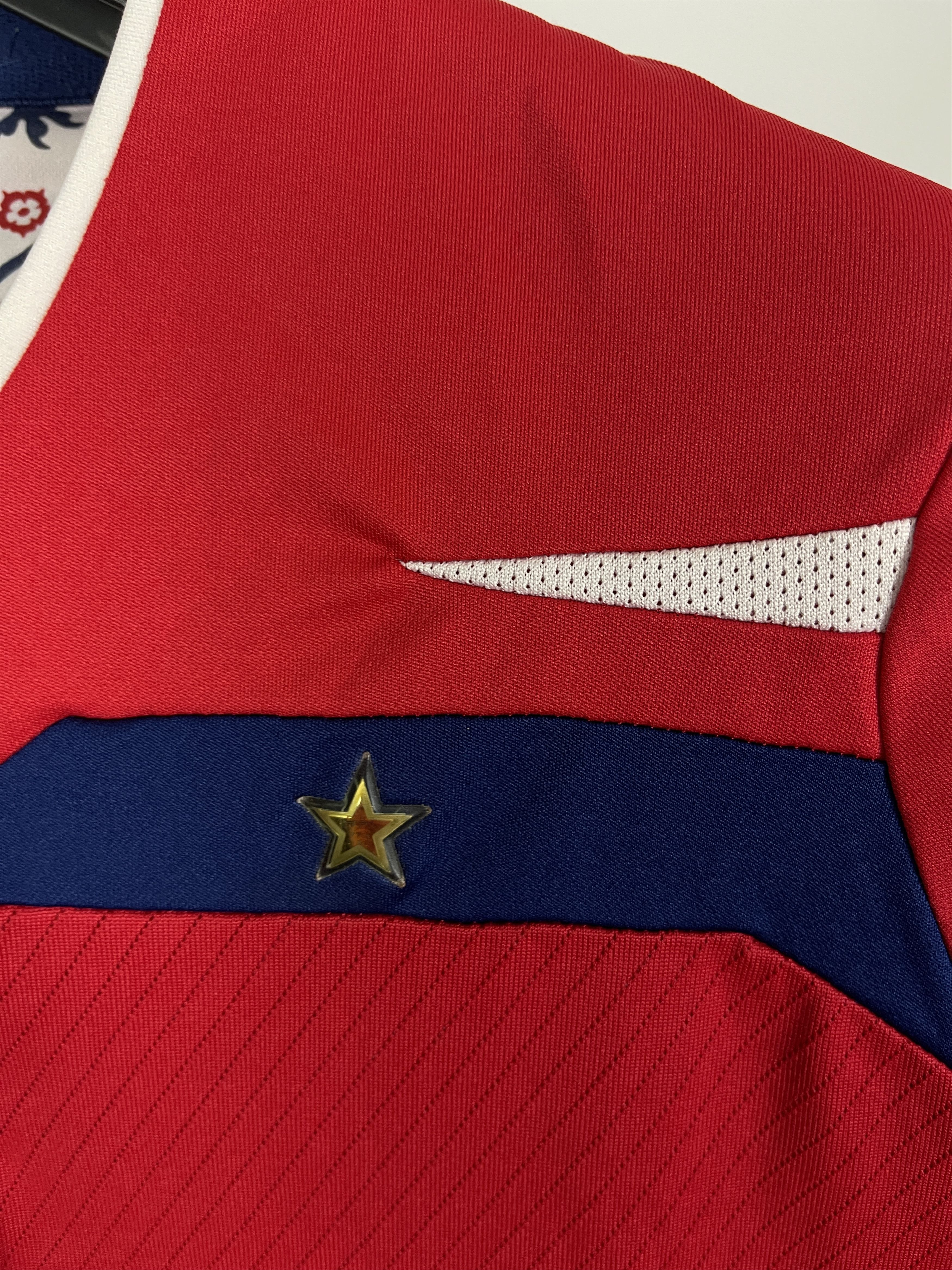 Umbro ENGLAND 2008 Football Umbro Long Sleeve Red Mens Medium M Size US M / EU 48-50 / 2 - 5 Thumbnail