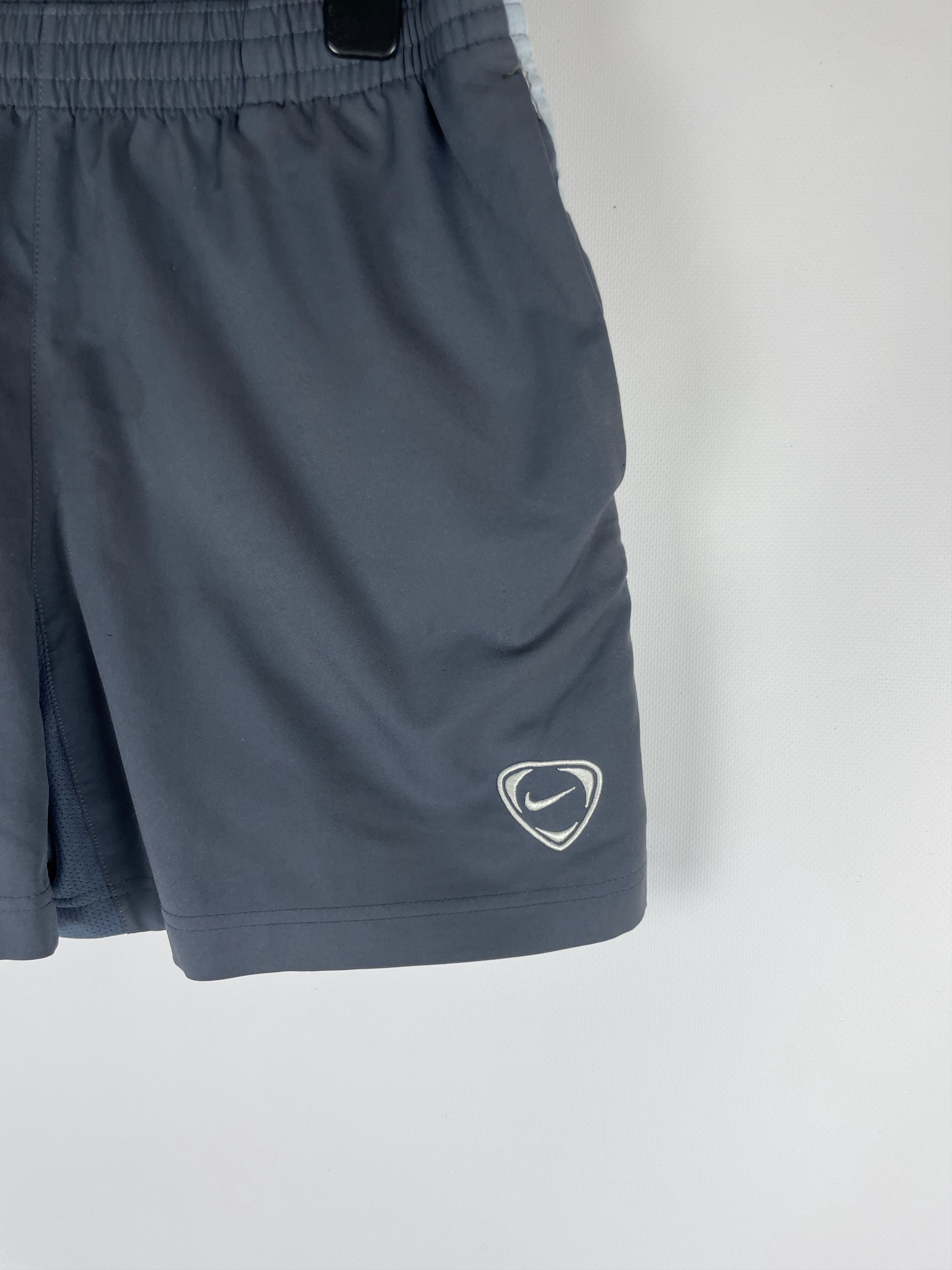 Nike Vintage Nike Shorts Y2k Size US 29 - 3 Thumbnail