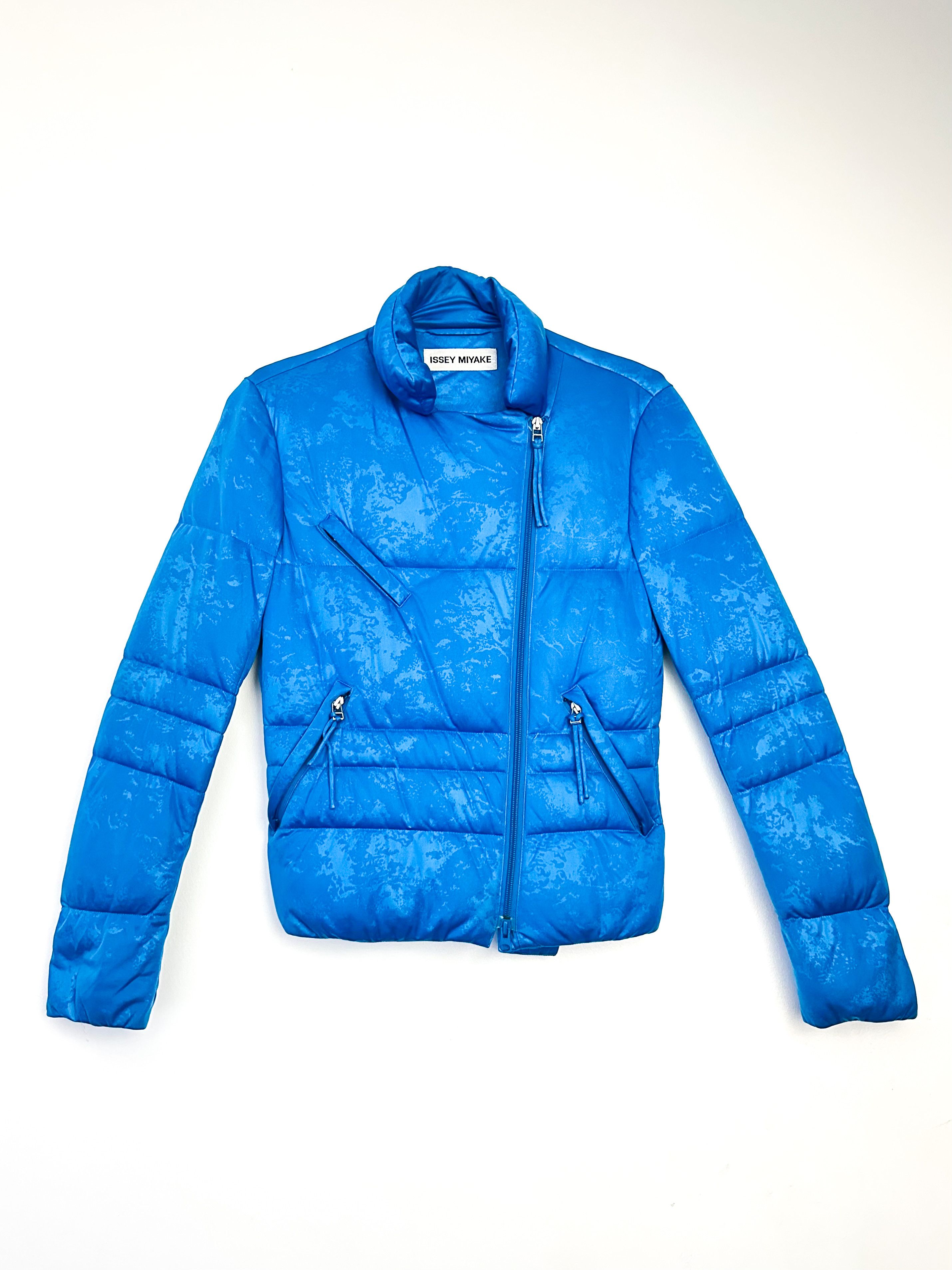 Issey Miyake ISSEY MIYAKE BLUE DOWN PUFFER JACKET Size S / US 4 / IT 40 - 1 Thumbnail
