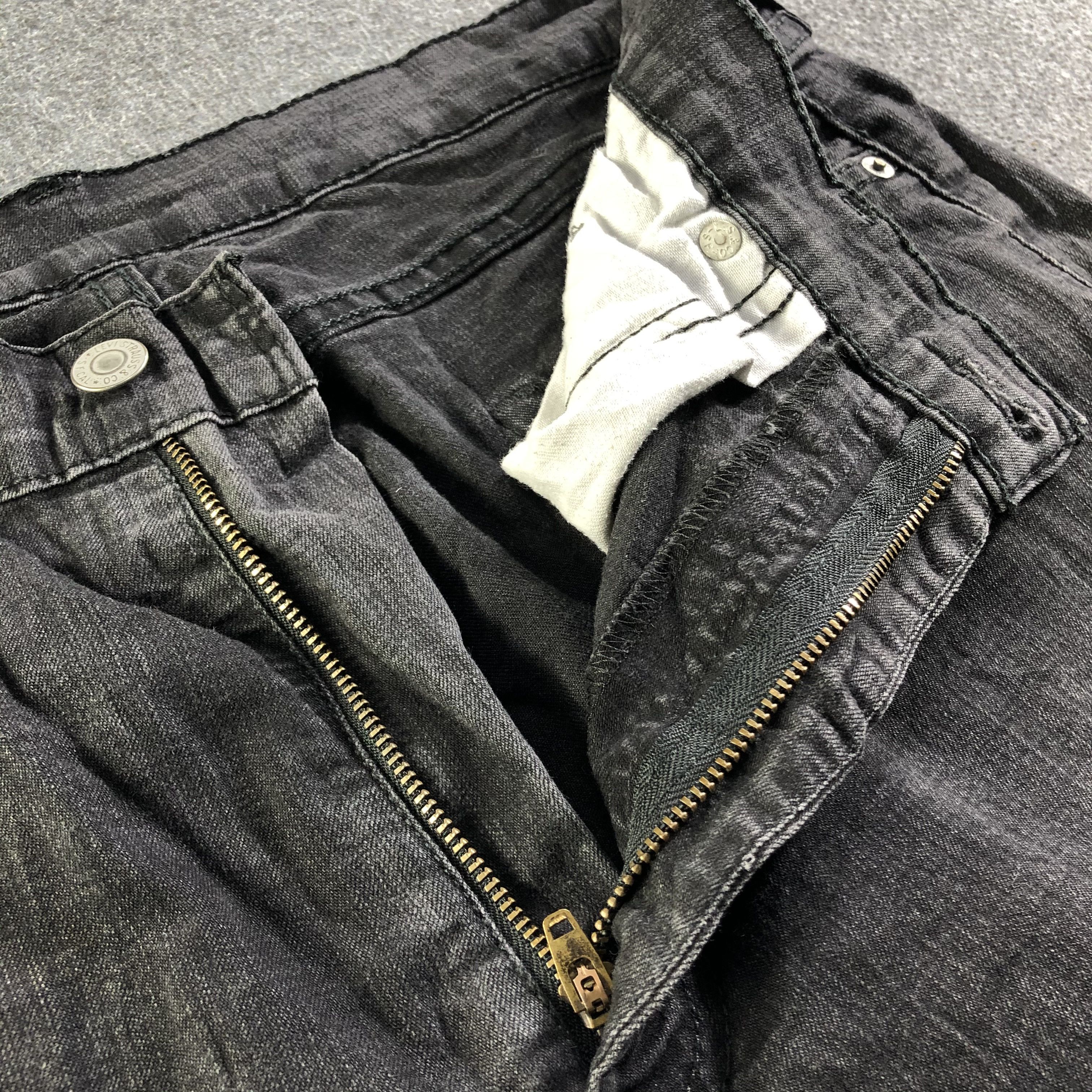 Levi's Vintage Levis 513 Jeans-J4118 Size US 33 - 7 Thumbnail