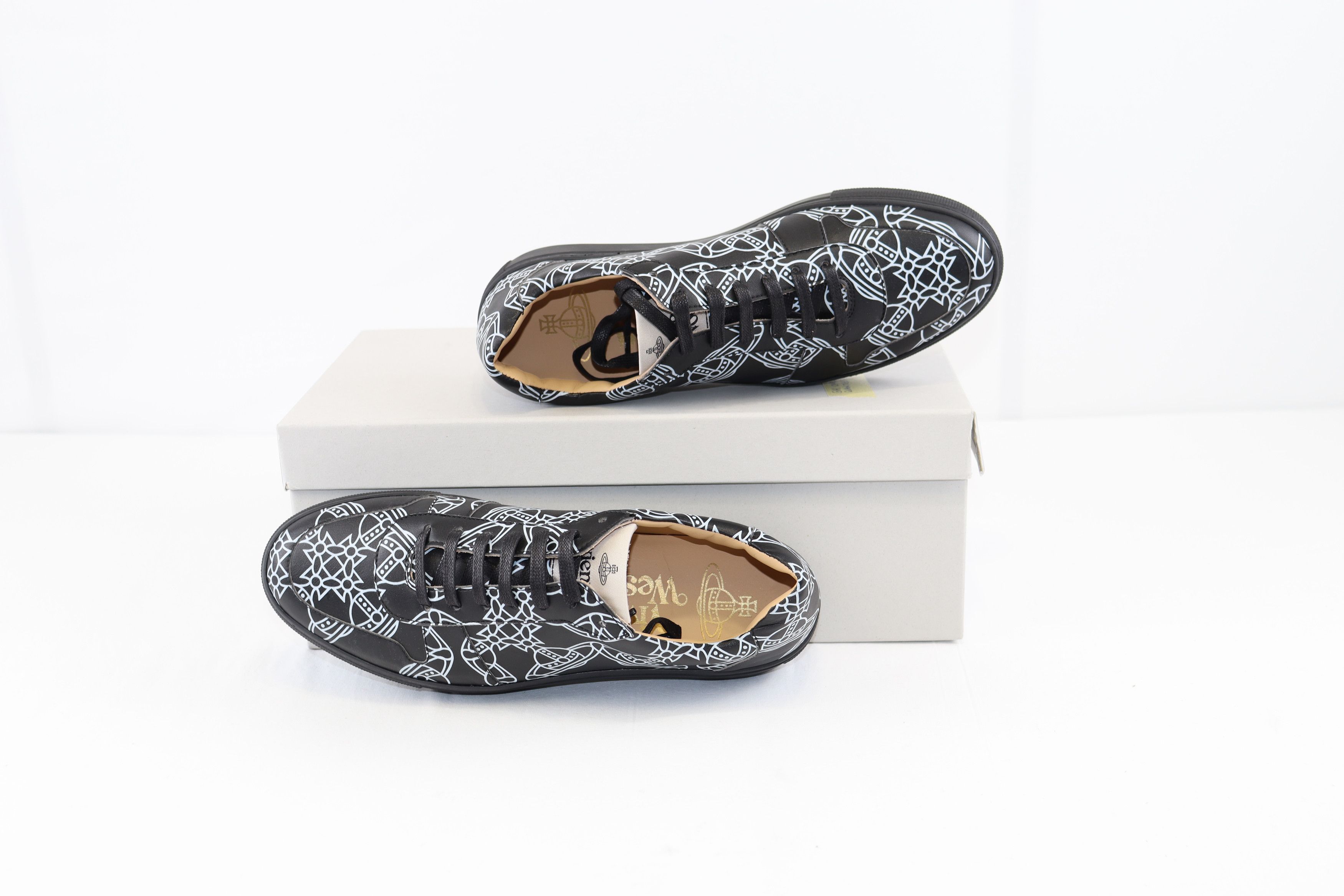 Vivienne Westwood o1rshd Crest Logo All Over Apollo Trainers in Black Size US 8 / EU 41 - 13 Thumbnail