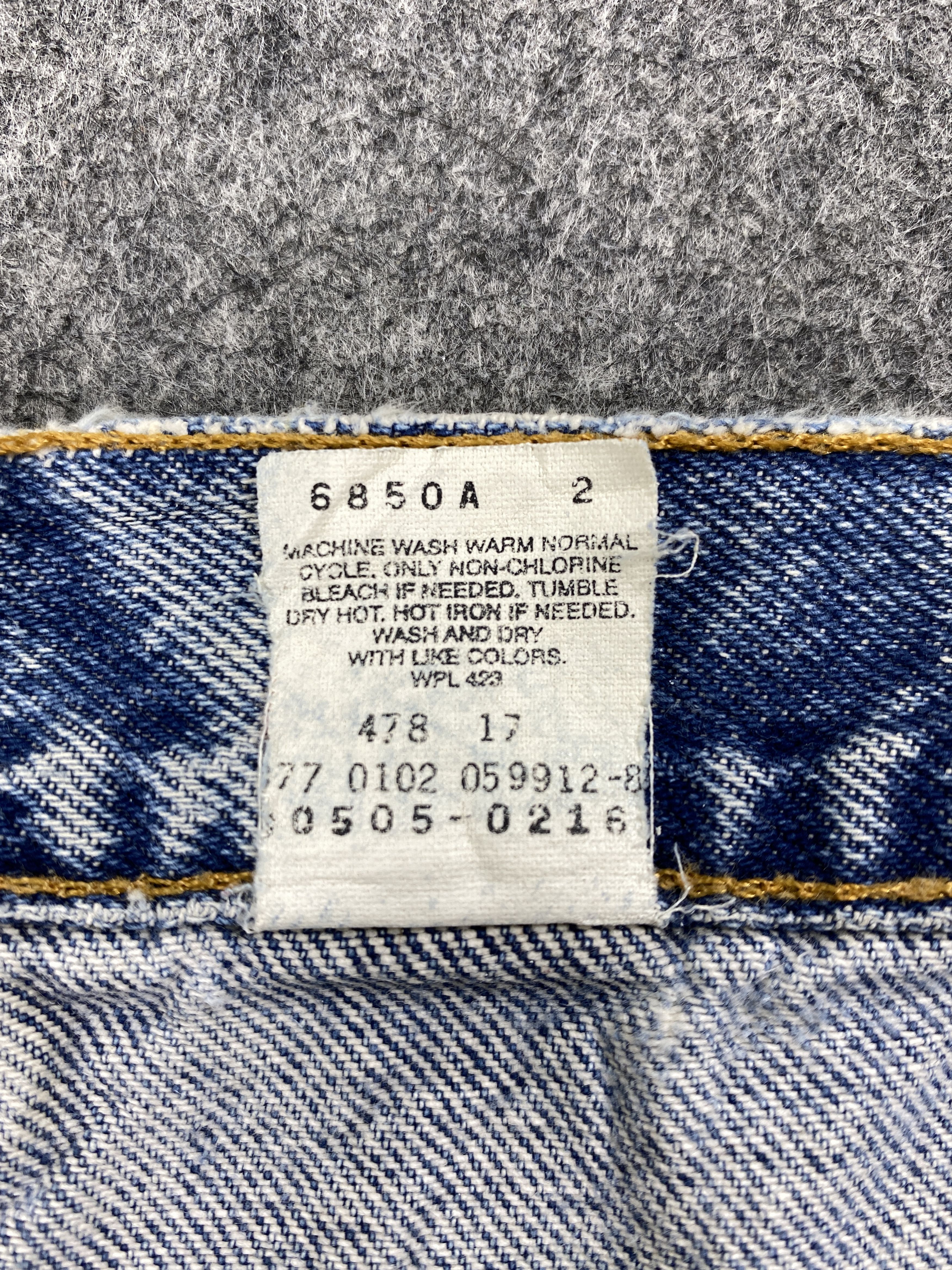 Levi's Blue Wash Vintage Levi's 505 Jeans 39x30 Denim -JN1296 Size US 39 - 9 Thumbnail