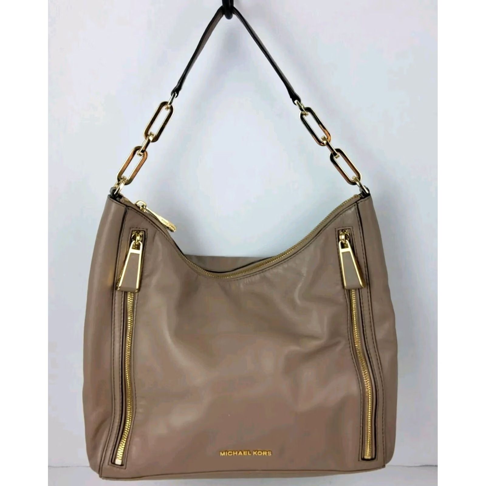 Michael Kors Michael Kors Leather Shoulder Bag Purse MK Triple Zip Leather Taupe Women Size ONE SIZE - 2 Thumbnail