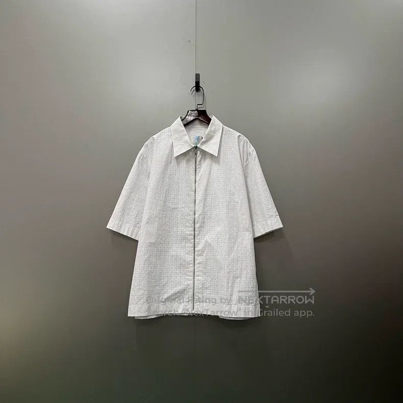 Givenchy Givenchy Four-Panel Printed Zipper Short Sleeve Shirt Size US M / EU 48-50 / 2 - 1 Thumbnail