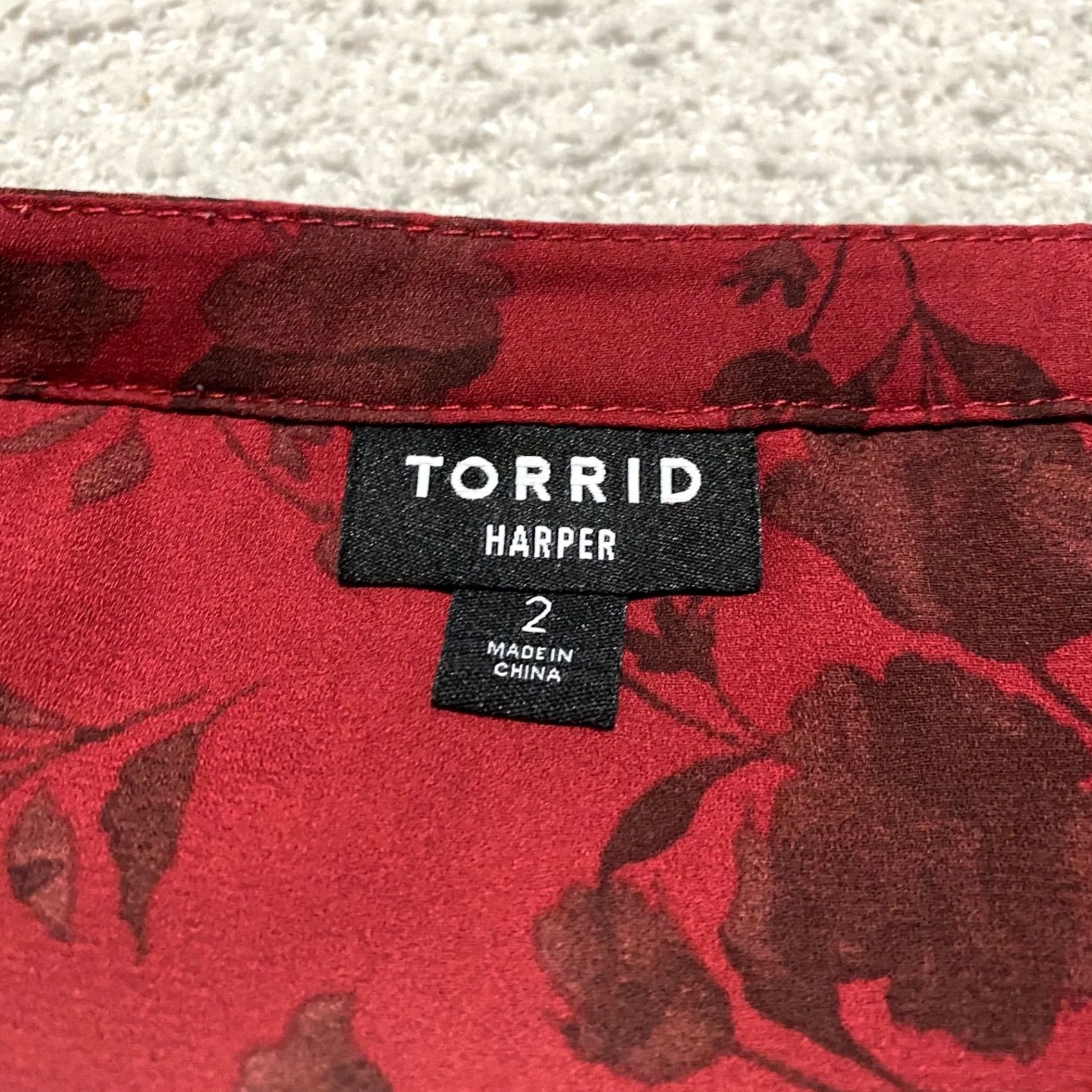 Torrid Torrid 2X PLUS Shirt Red Floral 3/4 Sleeve V-Neck Pullover Blouse Womens Size XXL / US 16-18 / IT 52-54 - 3 Thumbnail