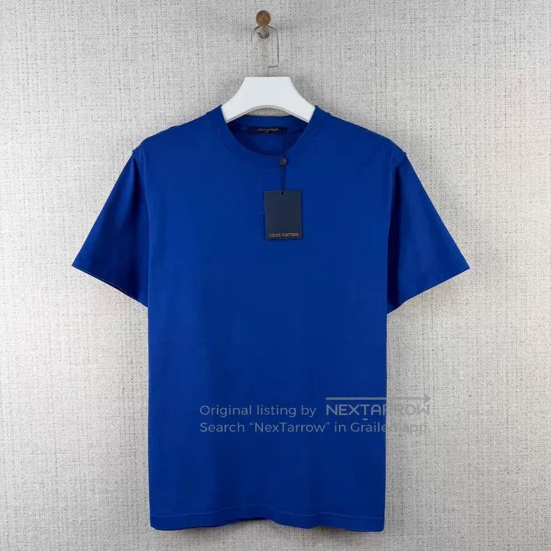 Louis Vuitton Louis Vuitton Solid embossed logo round neck short sleeve Size US L / EU 52-54 / 3 - 1 Thumbnail