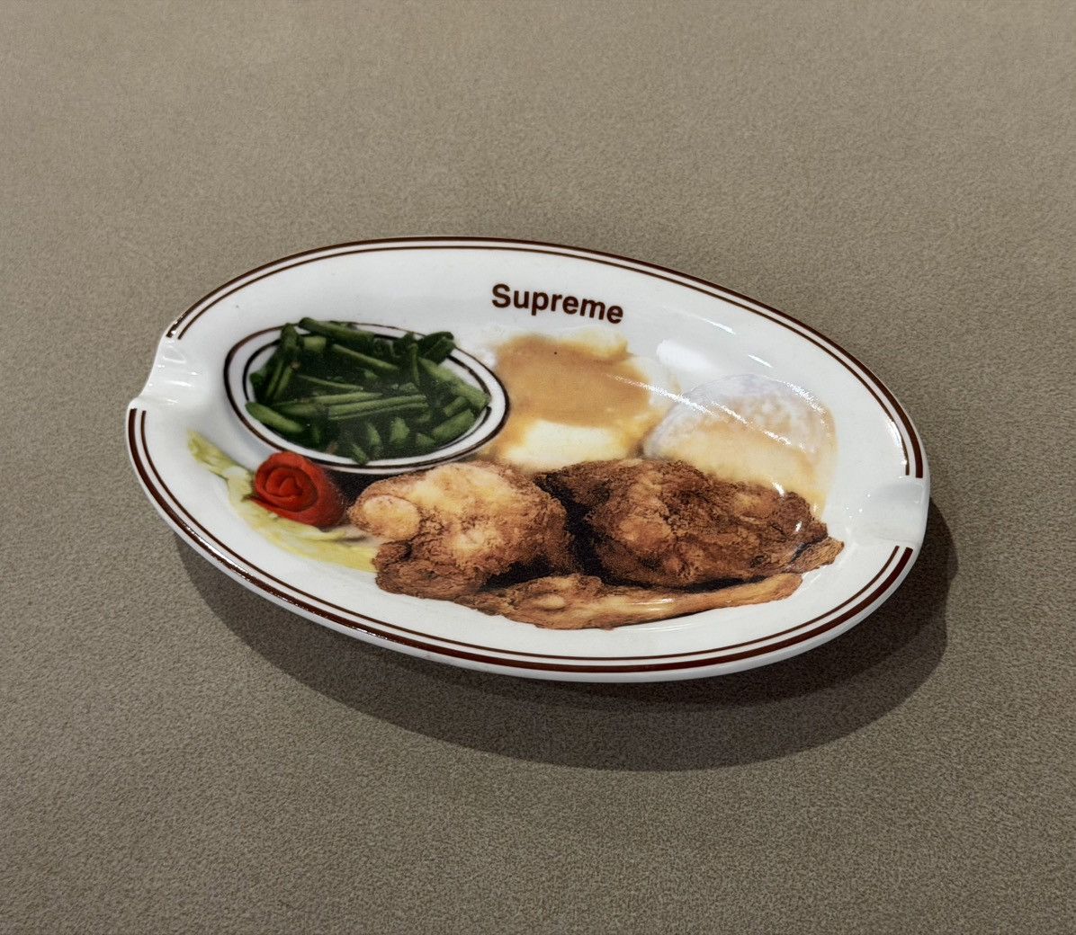 Supreme Supreme 18SS Chicken Dinner Plate Size ONE SIZE - 1 Thumbnail