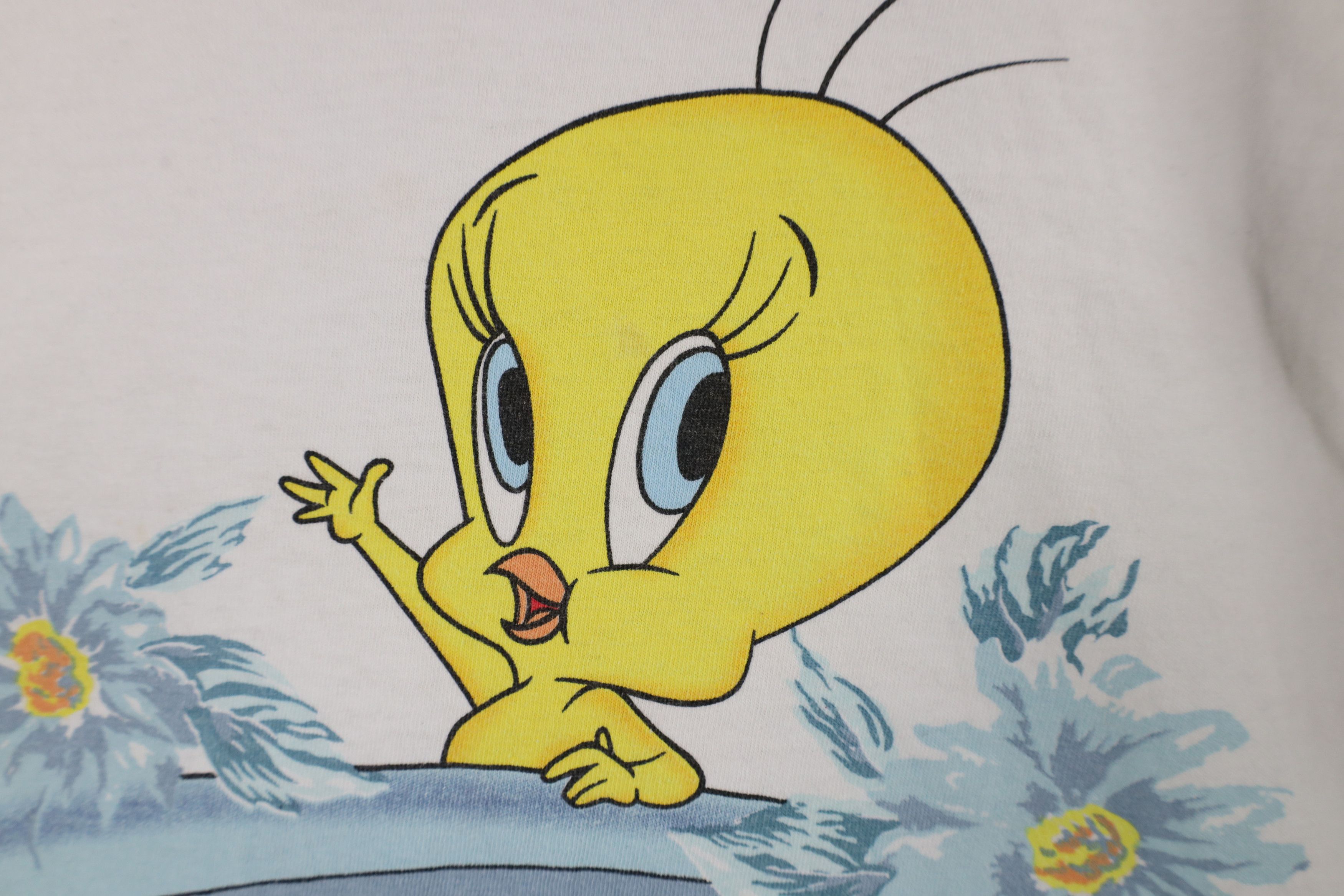 Vintage Vintage 90s Looney Tunes Spell Tweety Bird Flower T-Shirt Size L / US 10 / IT 46 - 5 Thumbnail