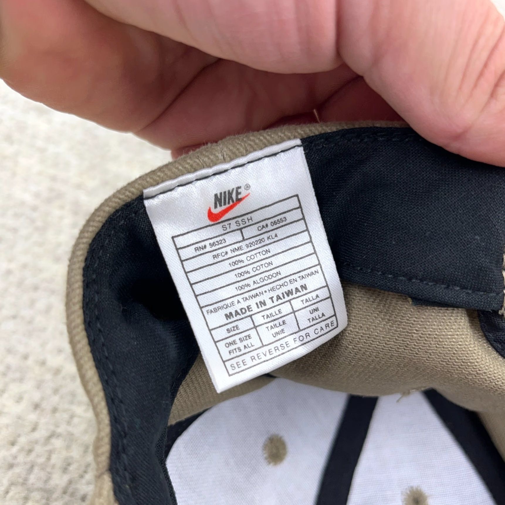 Nike VINTAGE Nike Hat Cap Snapback Brown Tan Swoosh Spell Out 90s Taiwan Rare Khaki Mens One Size Brown Nike Hat Snapback 90s Taiwan Rare Khaki Size ONE SIZE - 3 Thumbnail