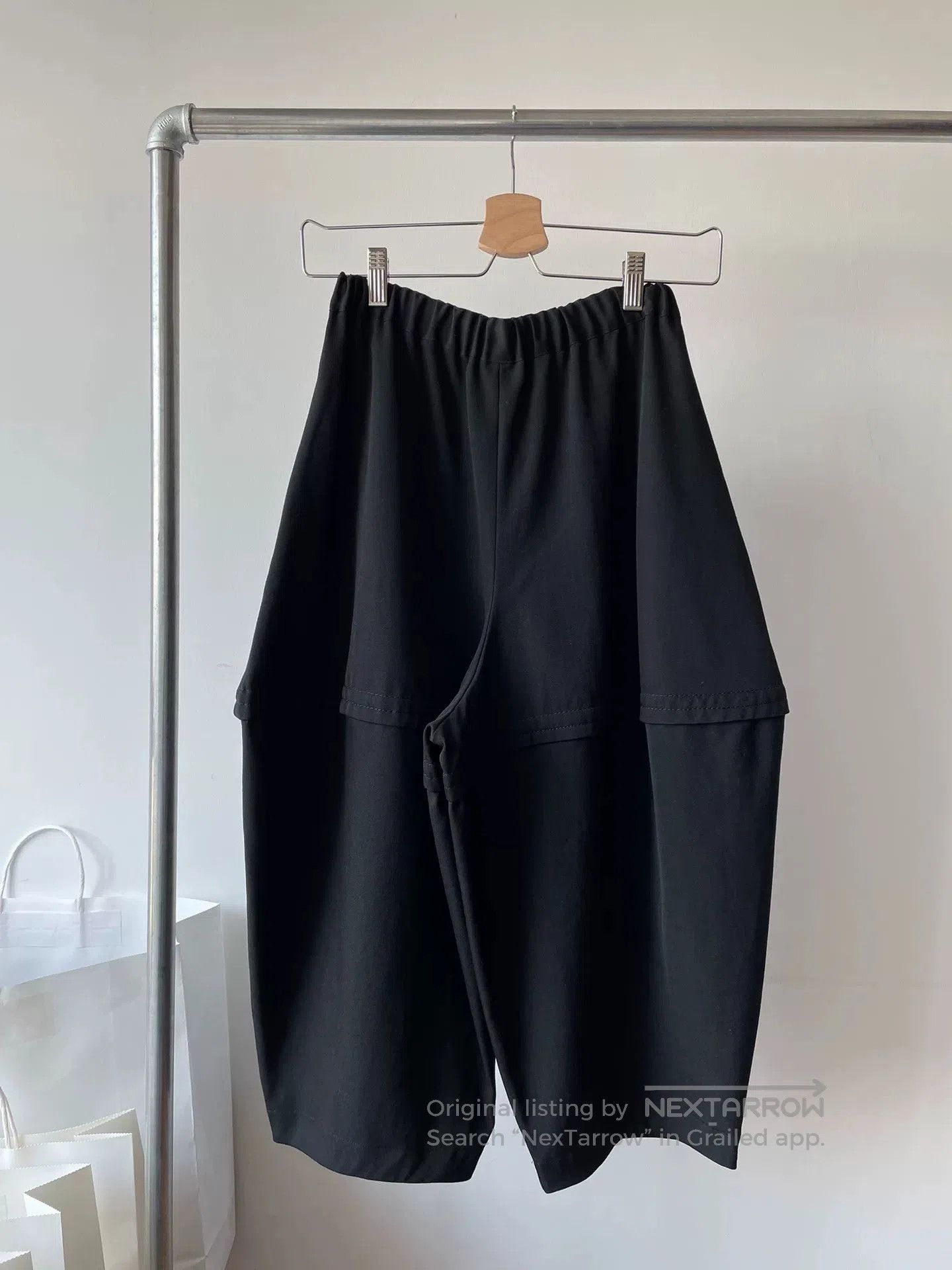 Comme des Garcons Comme des Garcons Black Balloon Cropped Pants. Size 33" - 2 Thumbnail