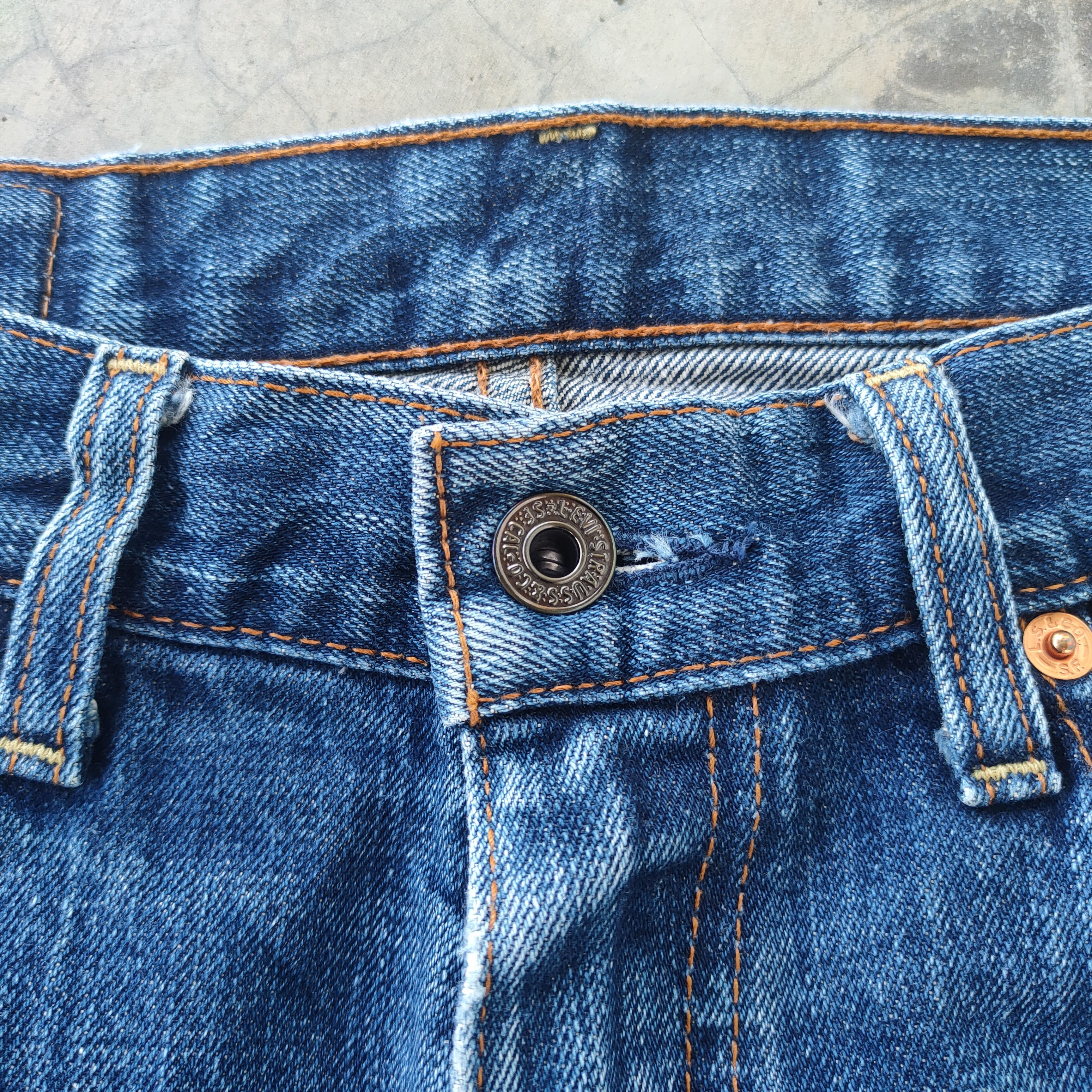 Levi's Vintage Clothing W33 VINTAGE LEVI'S 513 RIPPED FADED JEANS DENIM PANTS Size US 33 - 5 Thumbnail