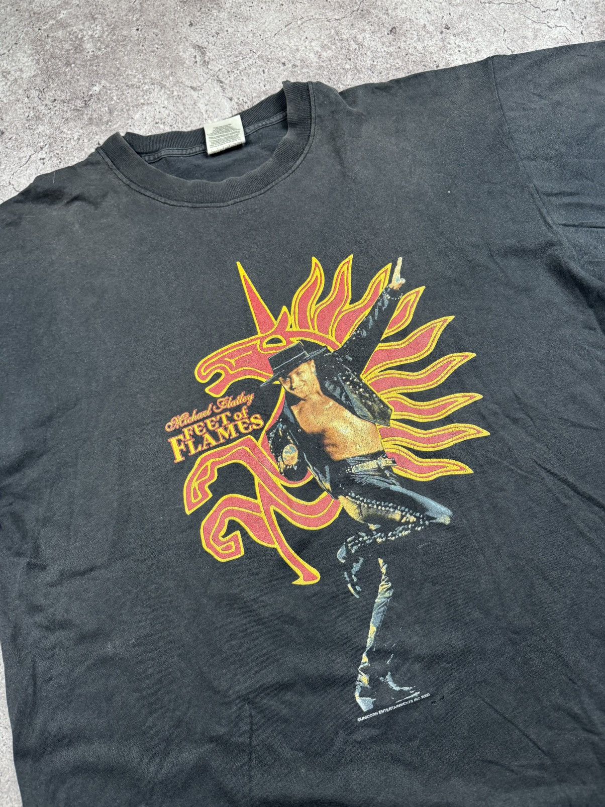 Band Tees Vintage 2000 Michael Flatley's "FEET OF FLAMES” Faded Band Size US XL / EU 56 / 4 - 4 Thumbnail