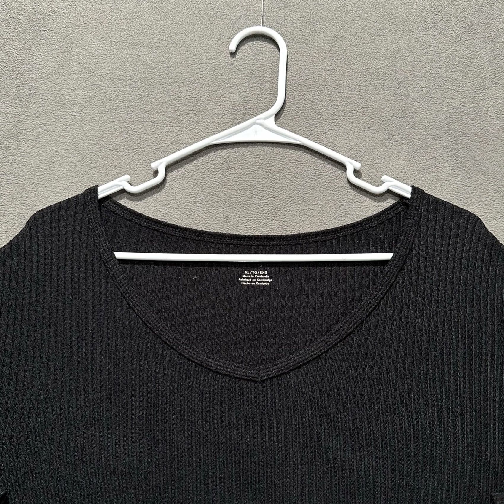 American Eagle Outfitters American Eagle Outfitters Shirt Womens XL Black Ribbed Knit V-Neck Stretch Soft Tunic EUC Size XL / US 12-14 / IT 48-50 - 3 Thumbnail