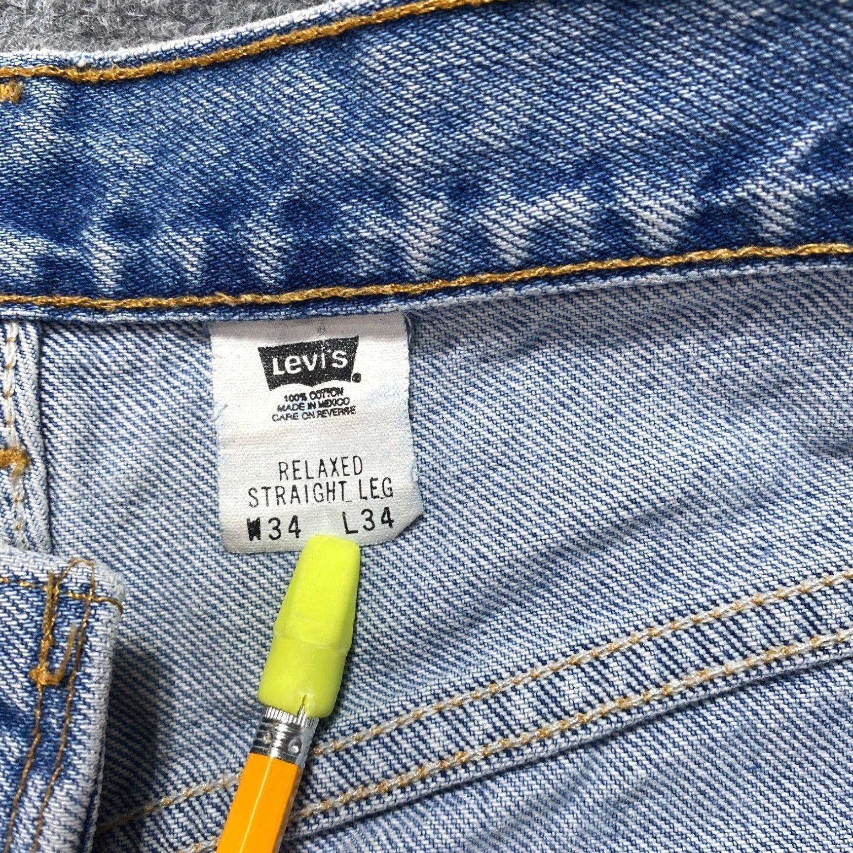 Levi's VINTAGE Levi's Jeans Men 32x27 Blue 901 Relaxed Fit Straight Light Wash 90s Logo Western Workwear Jeans Mens Size US 32 / EU 48 - 6 Thumbnail