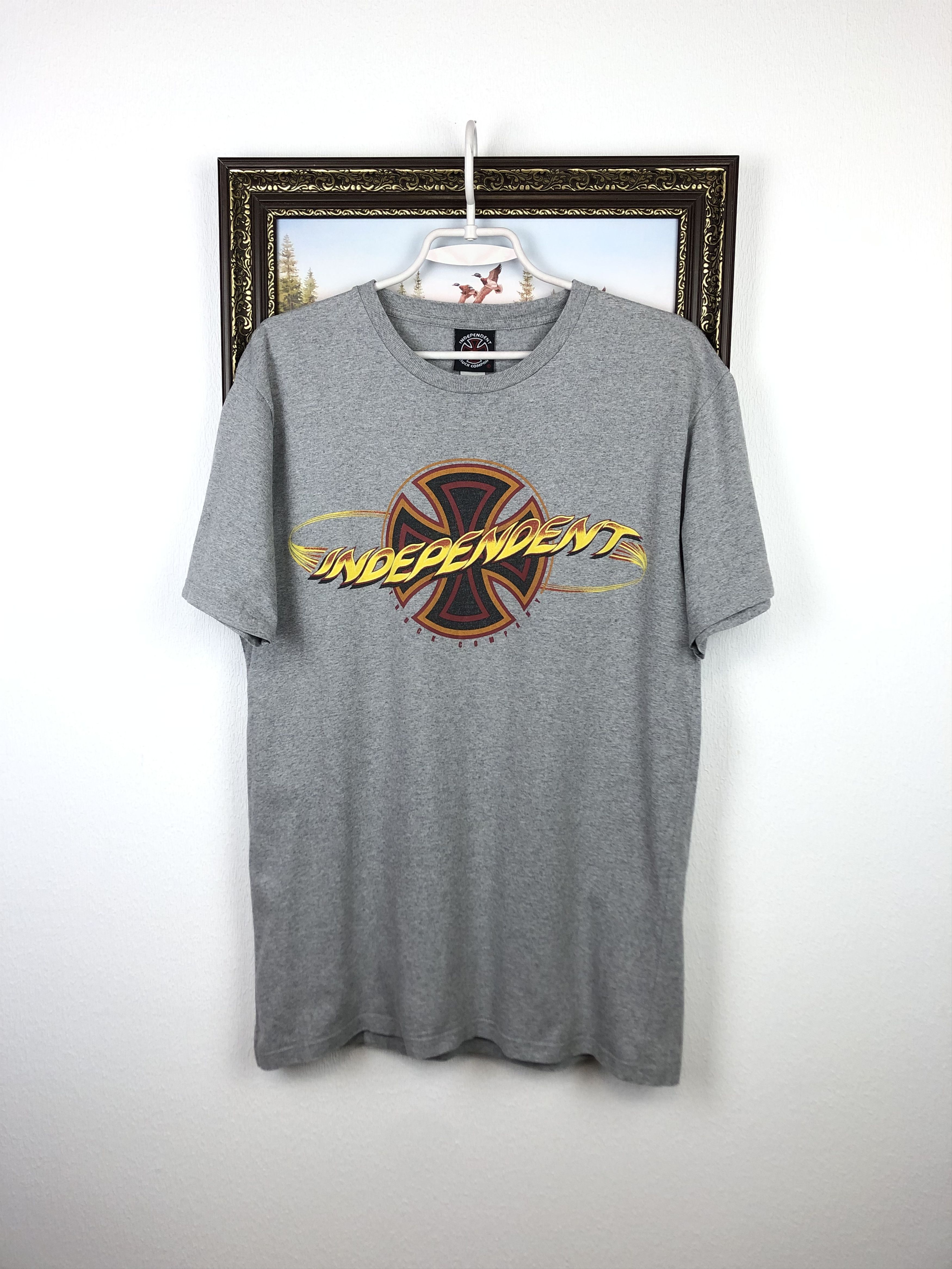 Vintage Vintage The Independent Truck Company Skate Shirt Tee Y2k Size US M / EU 48-50 / 2 - 1 Thumbnail