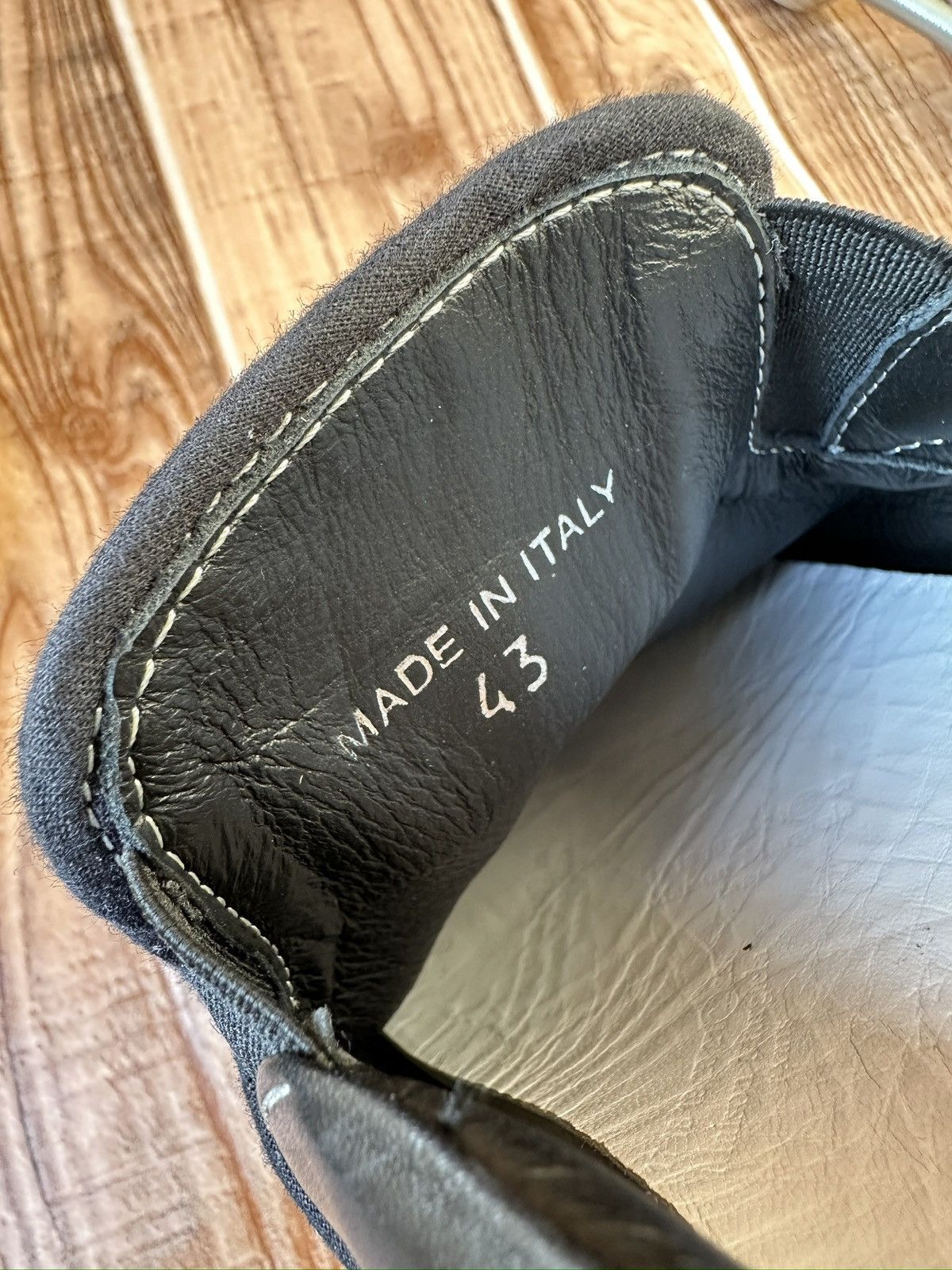 Maison Margiela Maison Margiela Leather Tabi Vans Low top Sneaks Size US 10 / EU 43 - 20 Thumbnail
