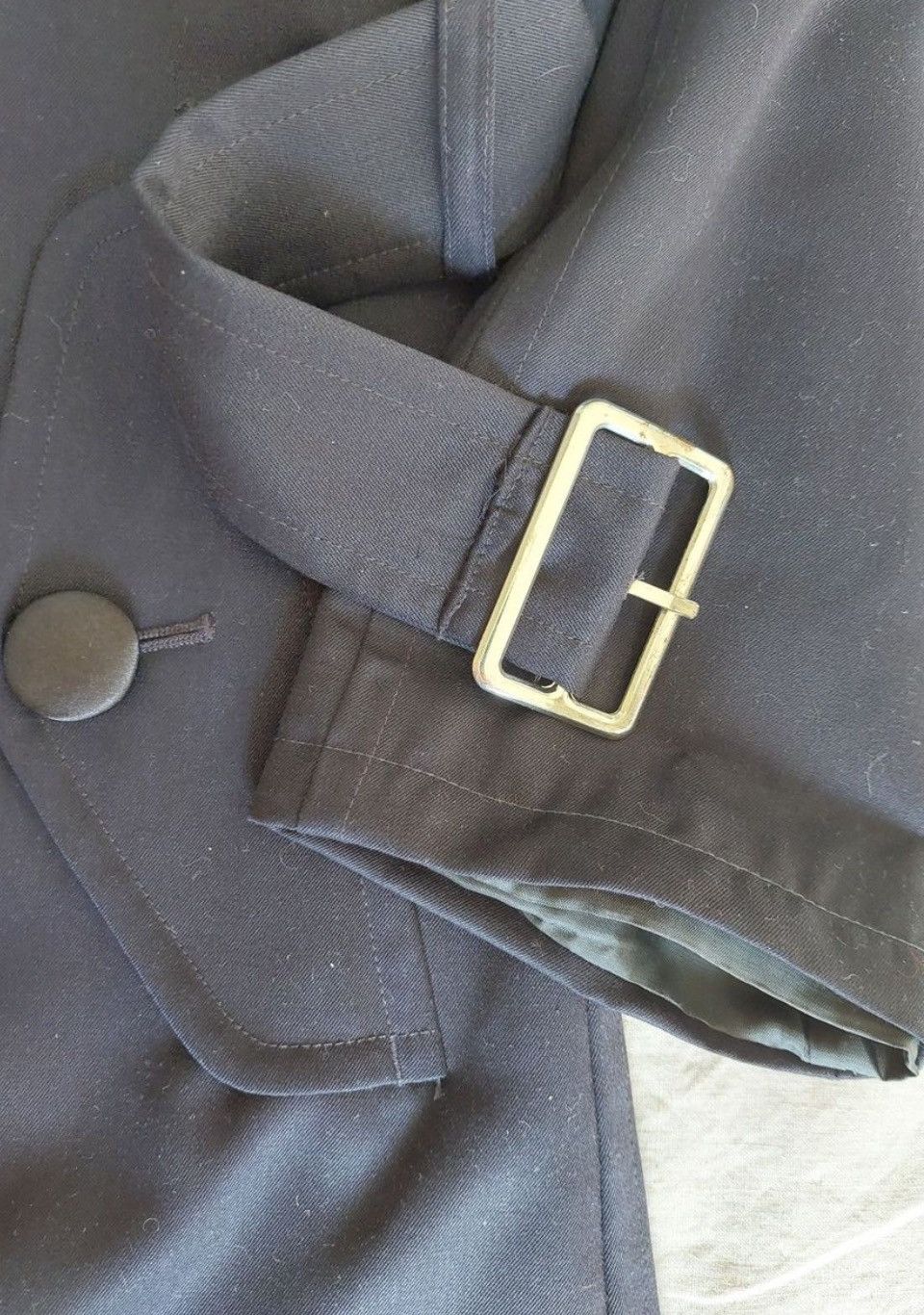 Comme des Garcons × H&M Trench Coat With Large Satin Buttons and Belt. Size S / US 4 / IT 40 - 6 Thumbnail
