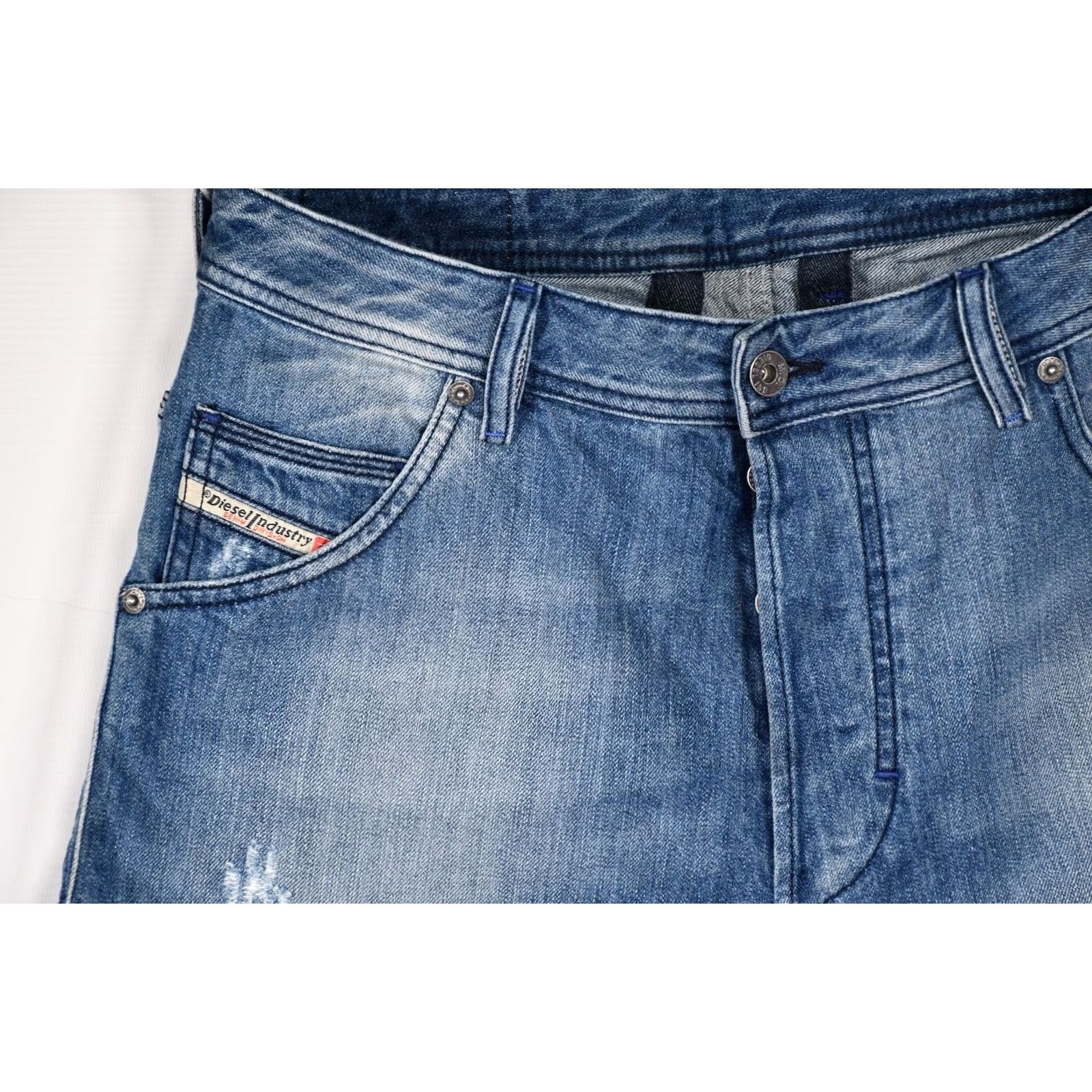 Diesel Diesel Kroshort Denim Men's Blue Shorts 30 Casual Denim short 5-Pocket Design, Cotton, Blue, Regular Mens Size US 30 / EU 46 - 6 Thumbnail