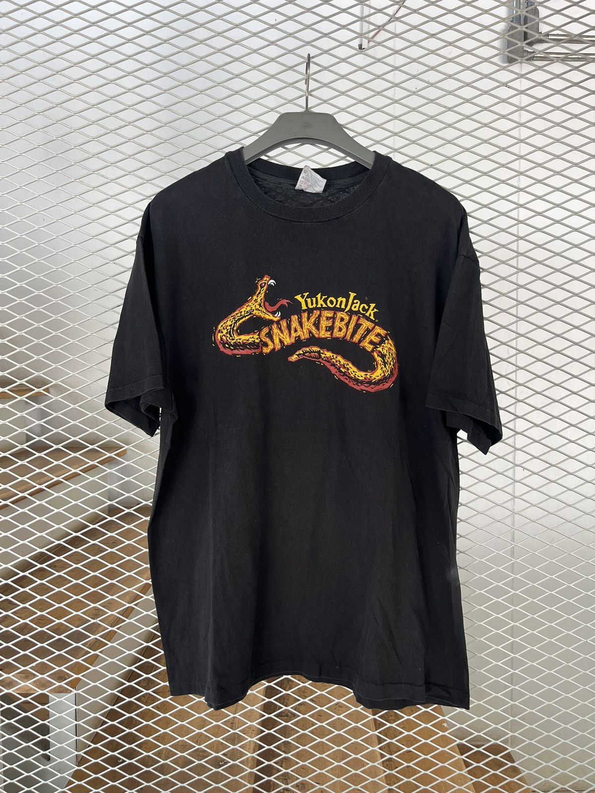 Vintage Vintage YukonJack Snakebite company 90’s T-shirt Size US XL / EU 56 / 4 - 2 Thumbnail