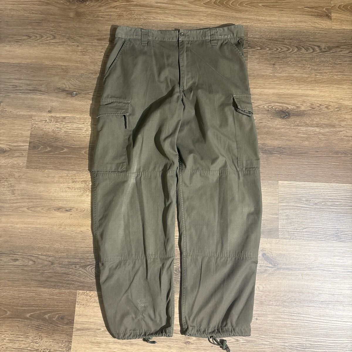Vintage Vintage Austrian Military Olive Green Cargo Pants Size 34 Size US 34 / EU 50 - 1 Thumbnail