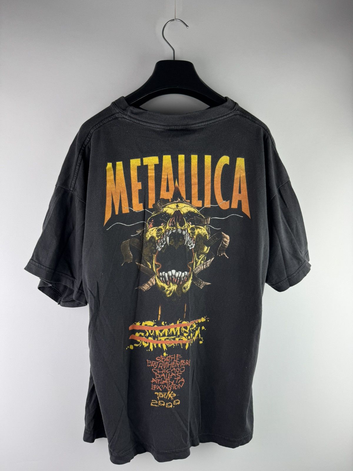 Metallica Metallica Vintage 00s’ Summer Sanitarium Tour Band Tee Rocky Size US S / EU 44-46 / 1 - 6 Thumbnail